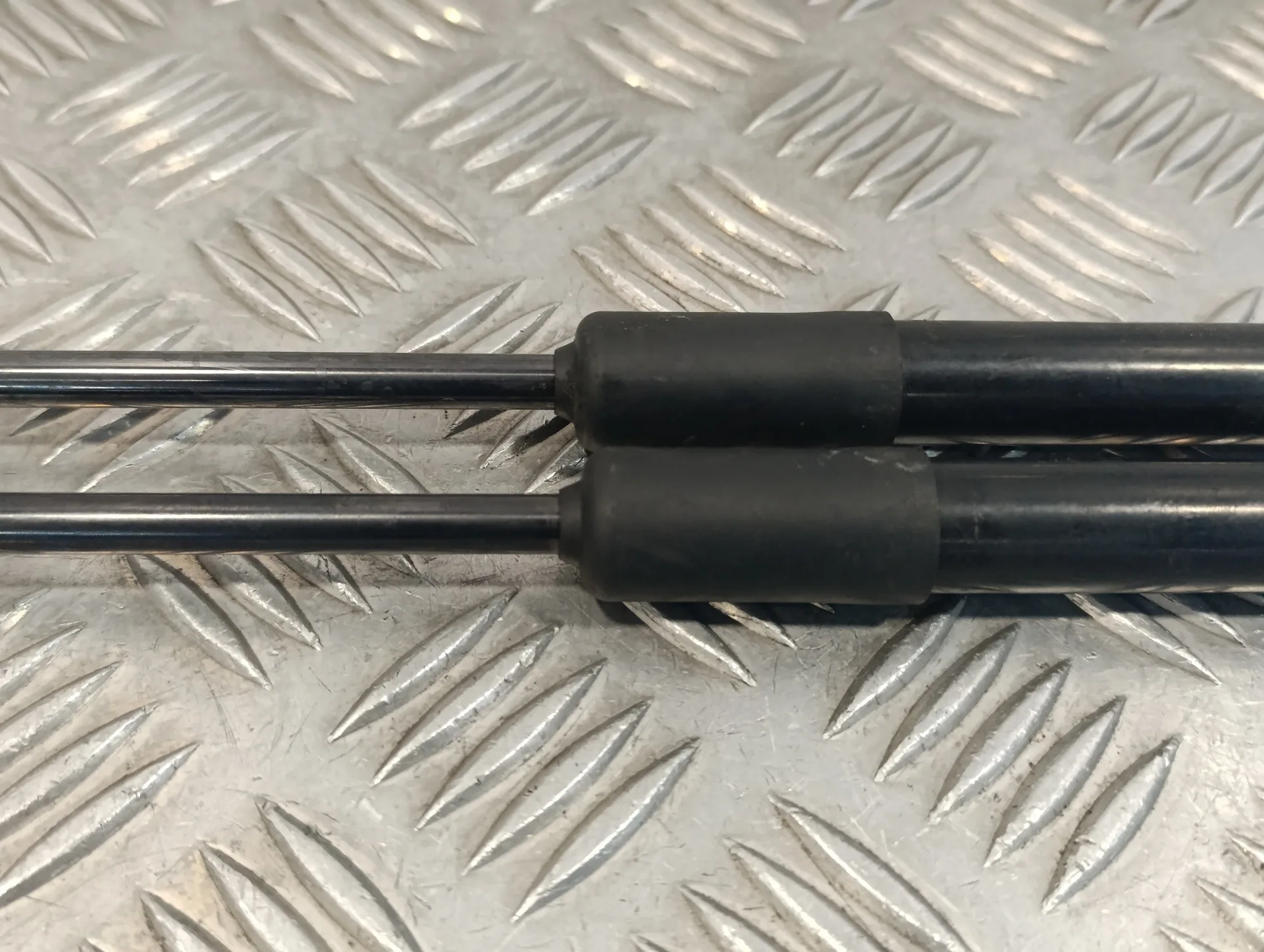 Amortiguadores Capo para Audi Q7 (4L)