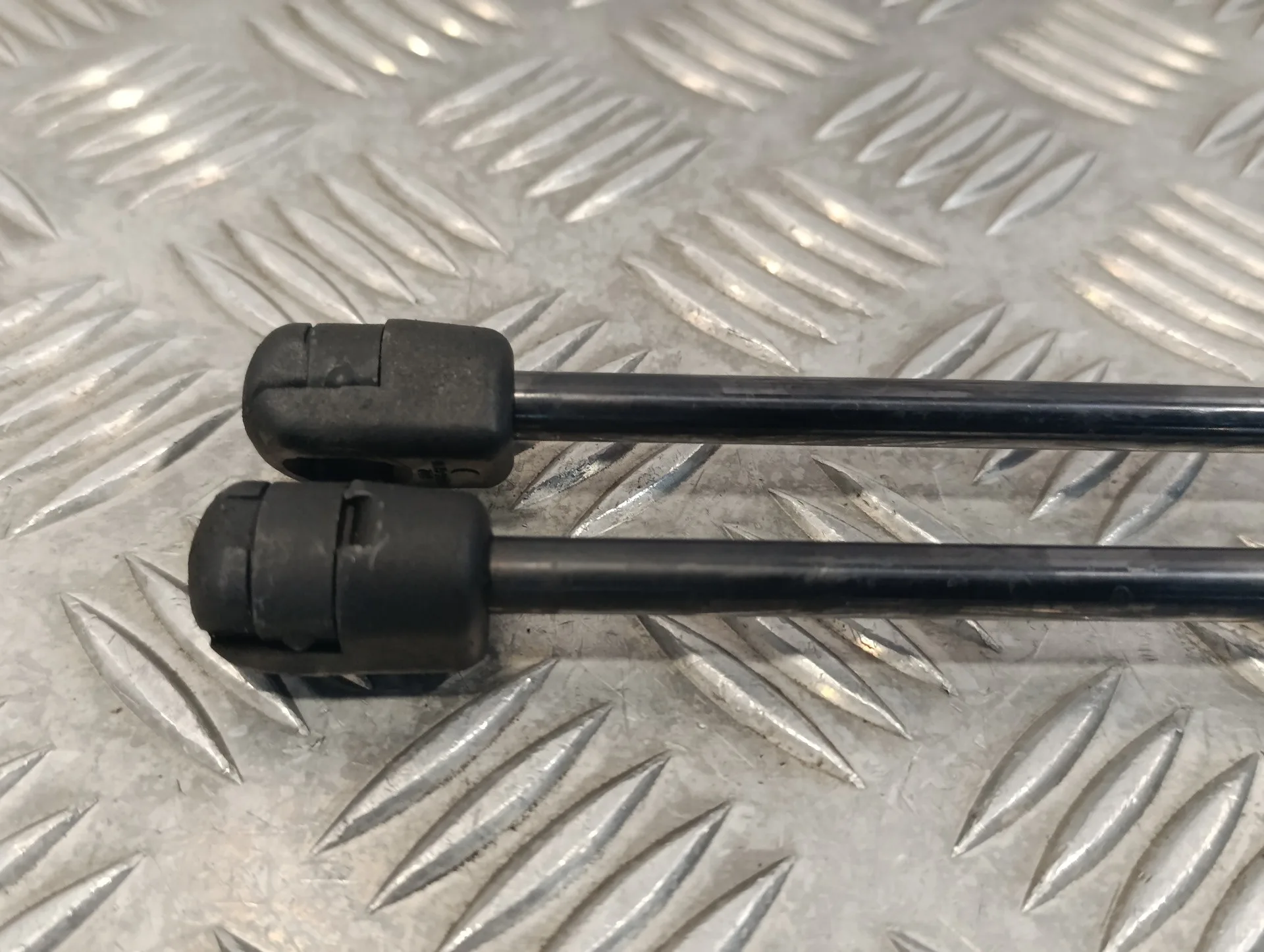 Amortiguadores Capo para Audi Q7 (4L)
