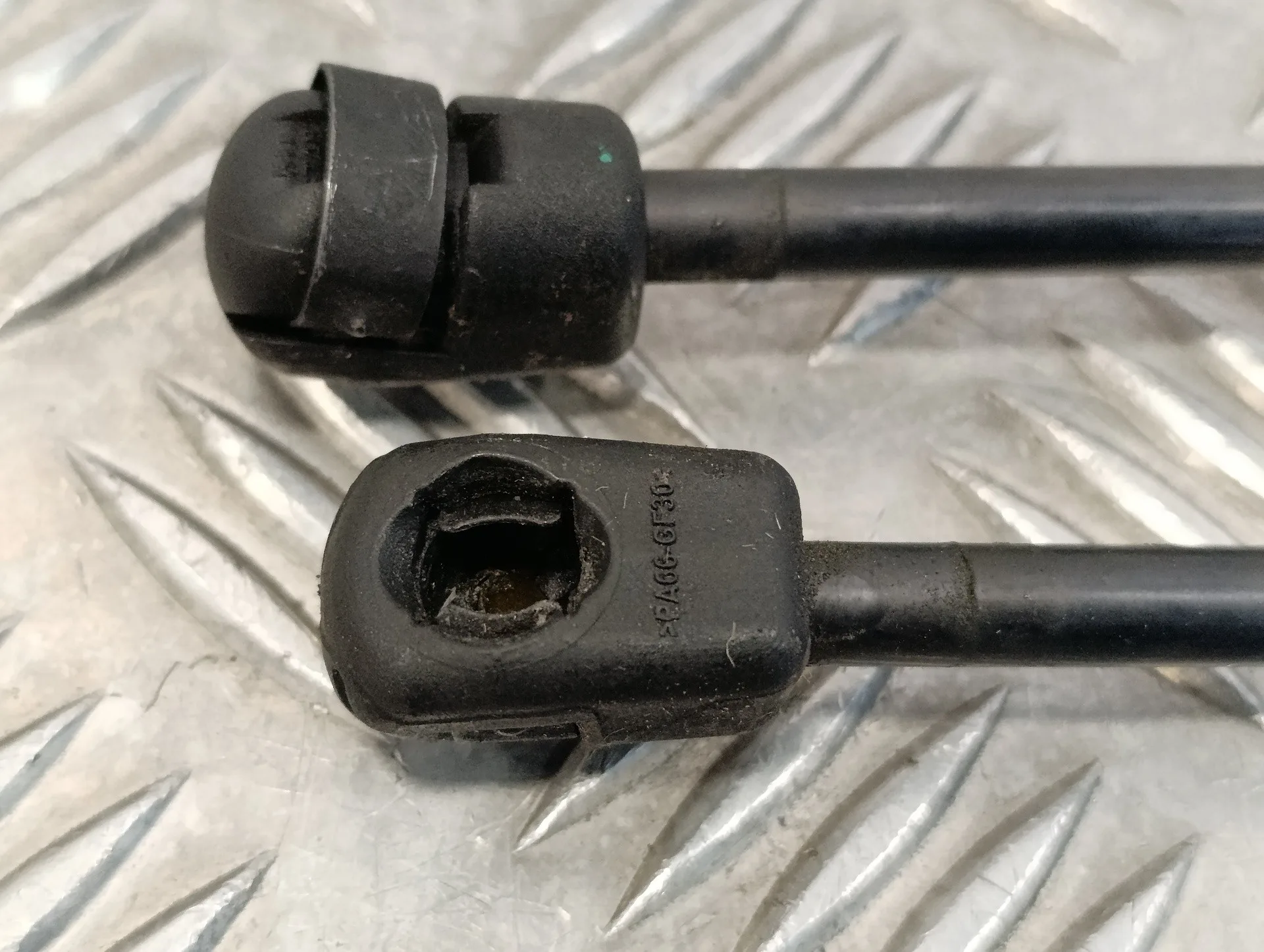 Amortiguadores Maletero / Porton para Audi Q7 (4L)