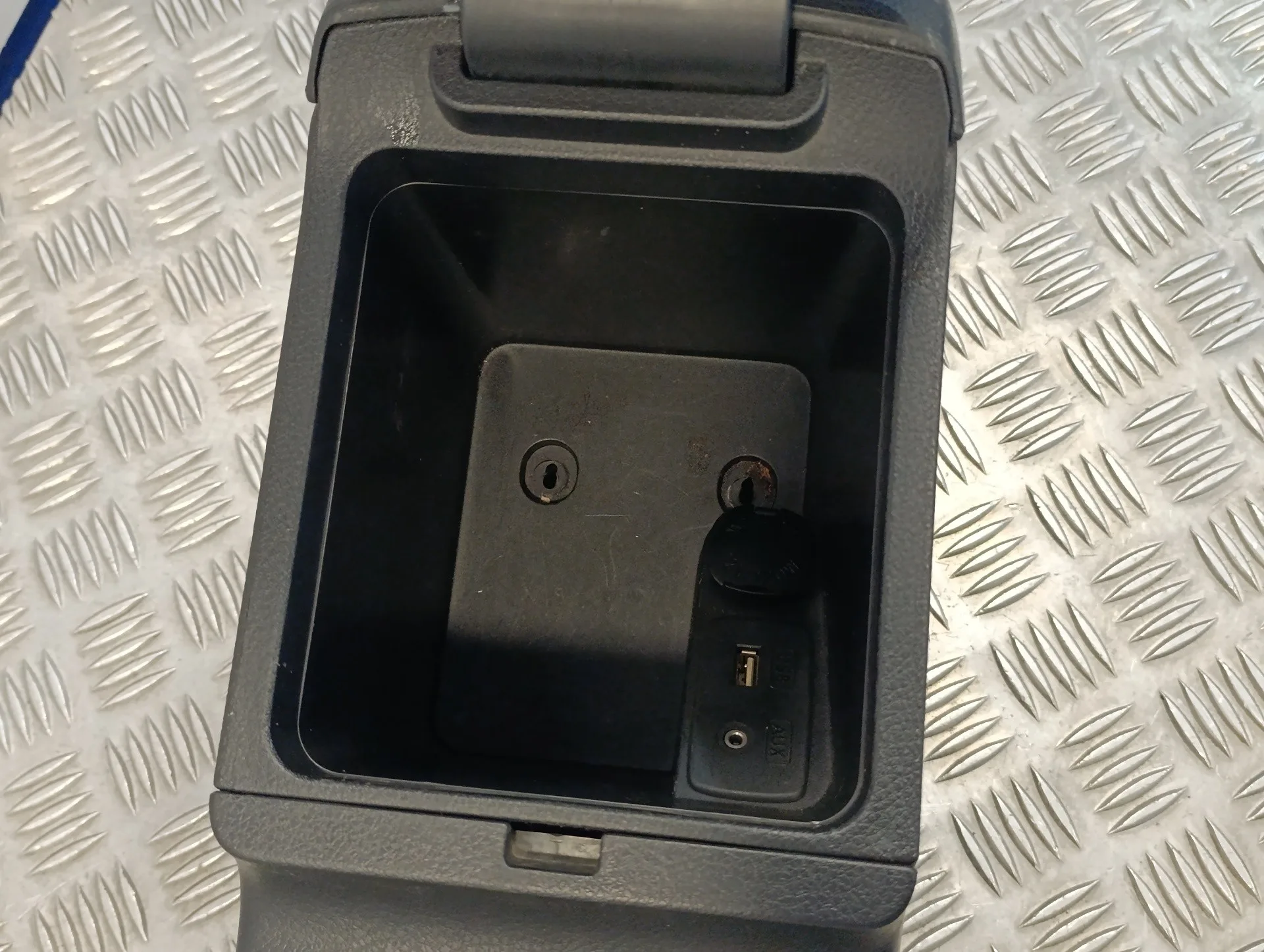 Apoyabrazos Central para Subaru Impreza G12