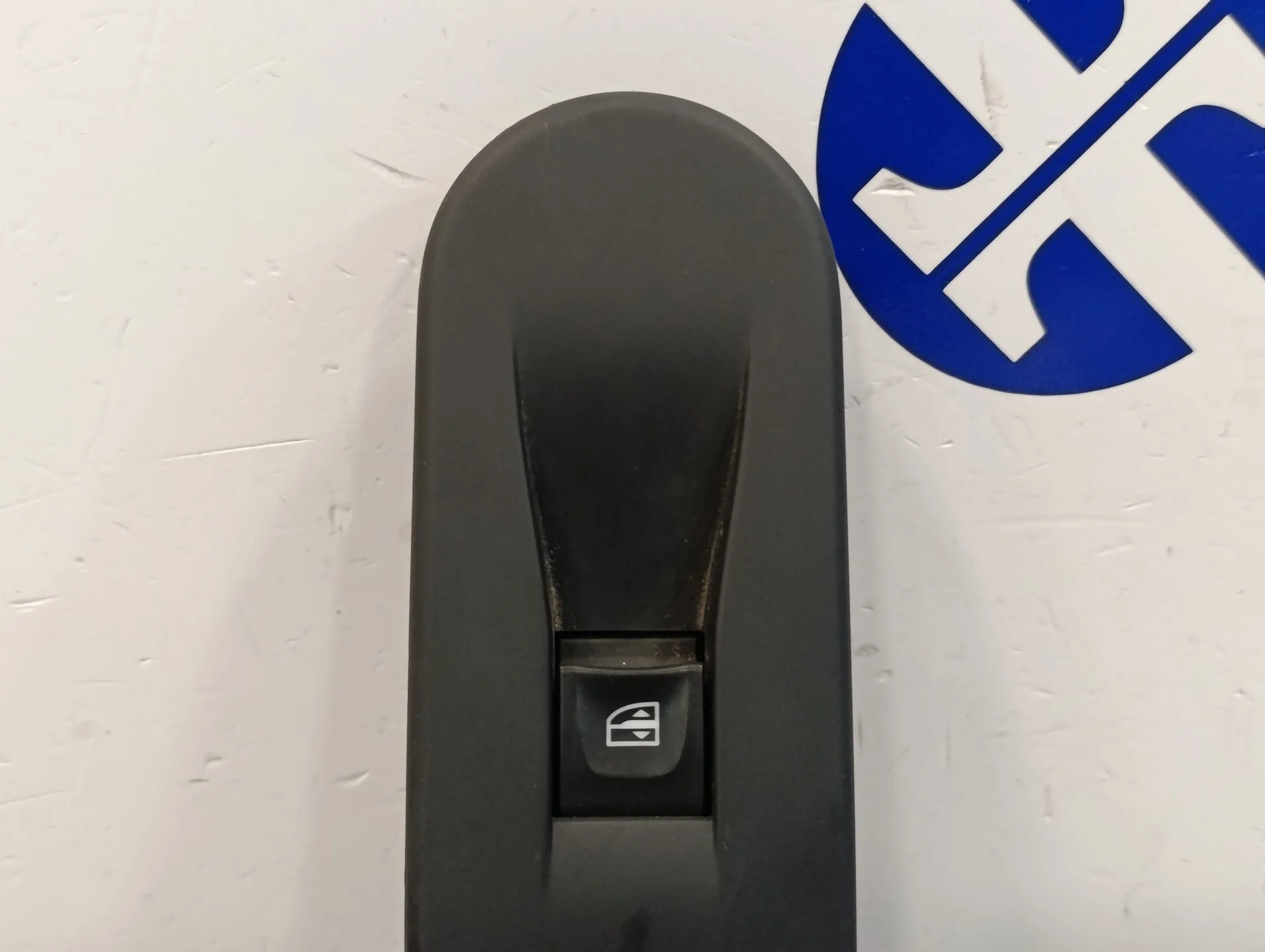 Mando Elevalunas Delantero Derecho para Renault Clio Iv