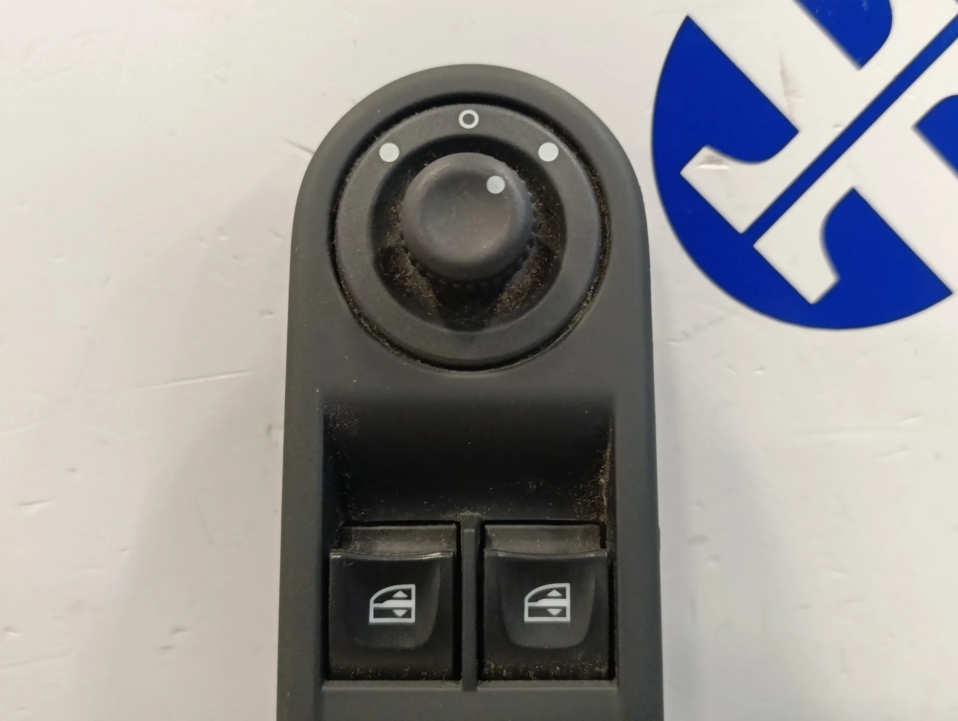 Mando Elevalunas Delantero Izquierdo para Renault Clio Iv