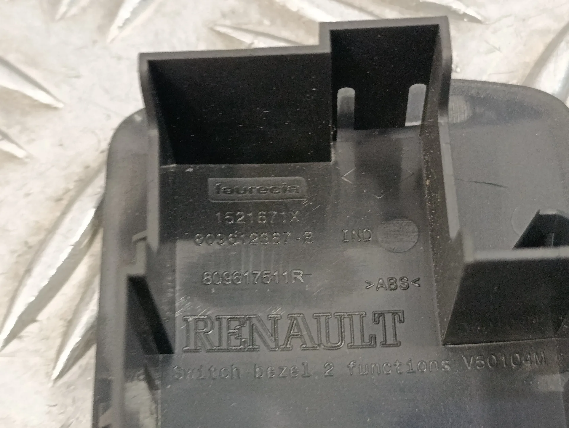 Mando Elevalunas Delantero Izquierdo para Renault Clio Iv