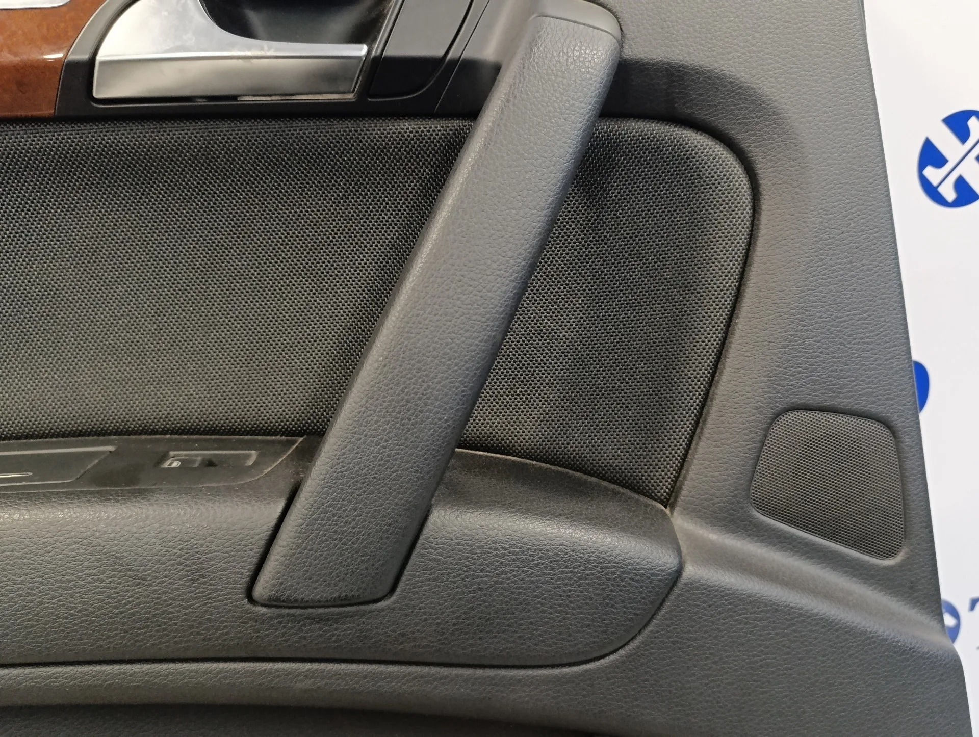 Guarnecido Puerta Trasera Izquierda para Audi Q7 (4L)
