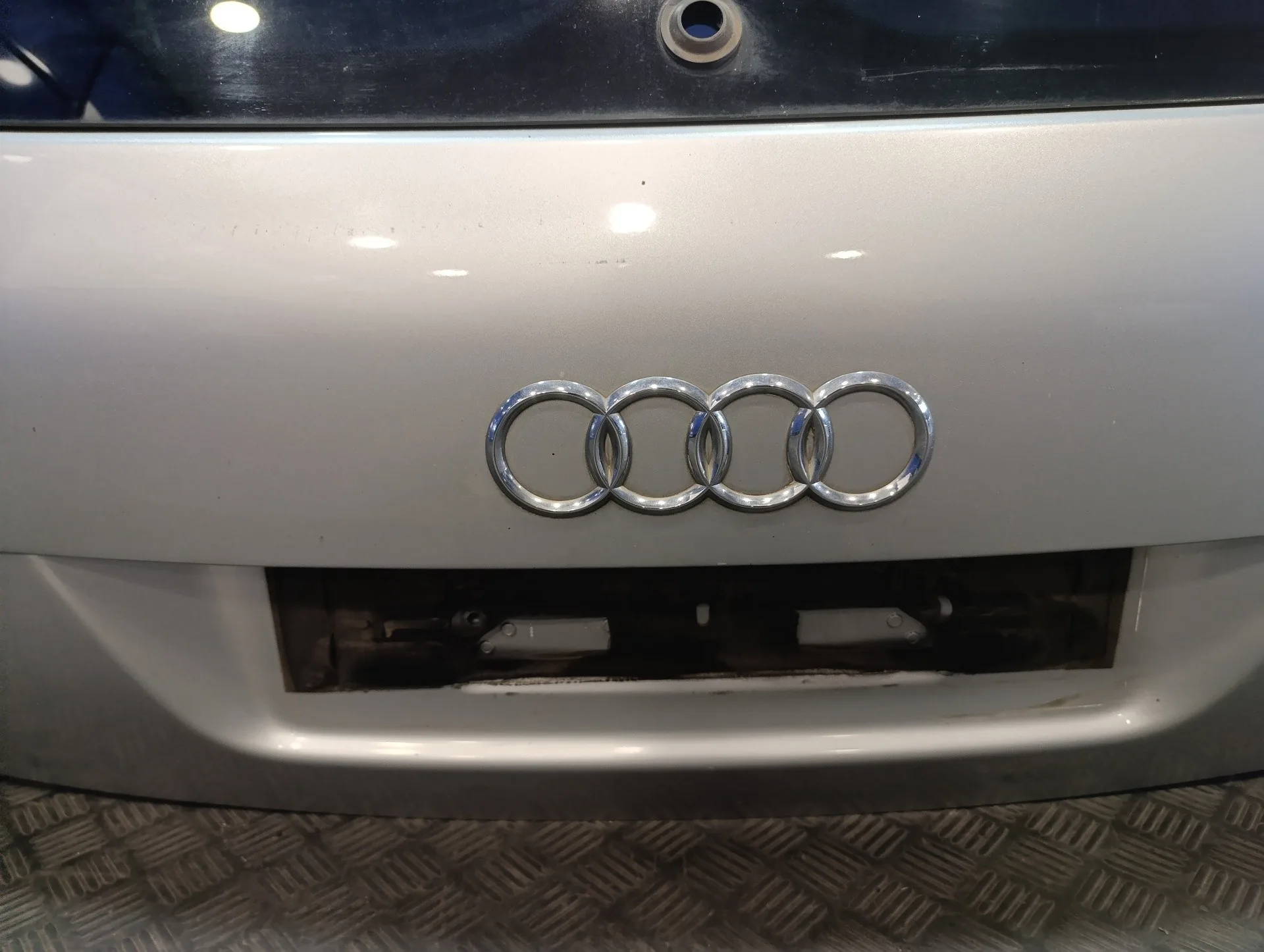 Porton Trasero para Audi Q7 (4L)