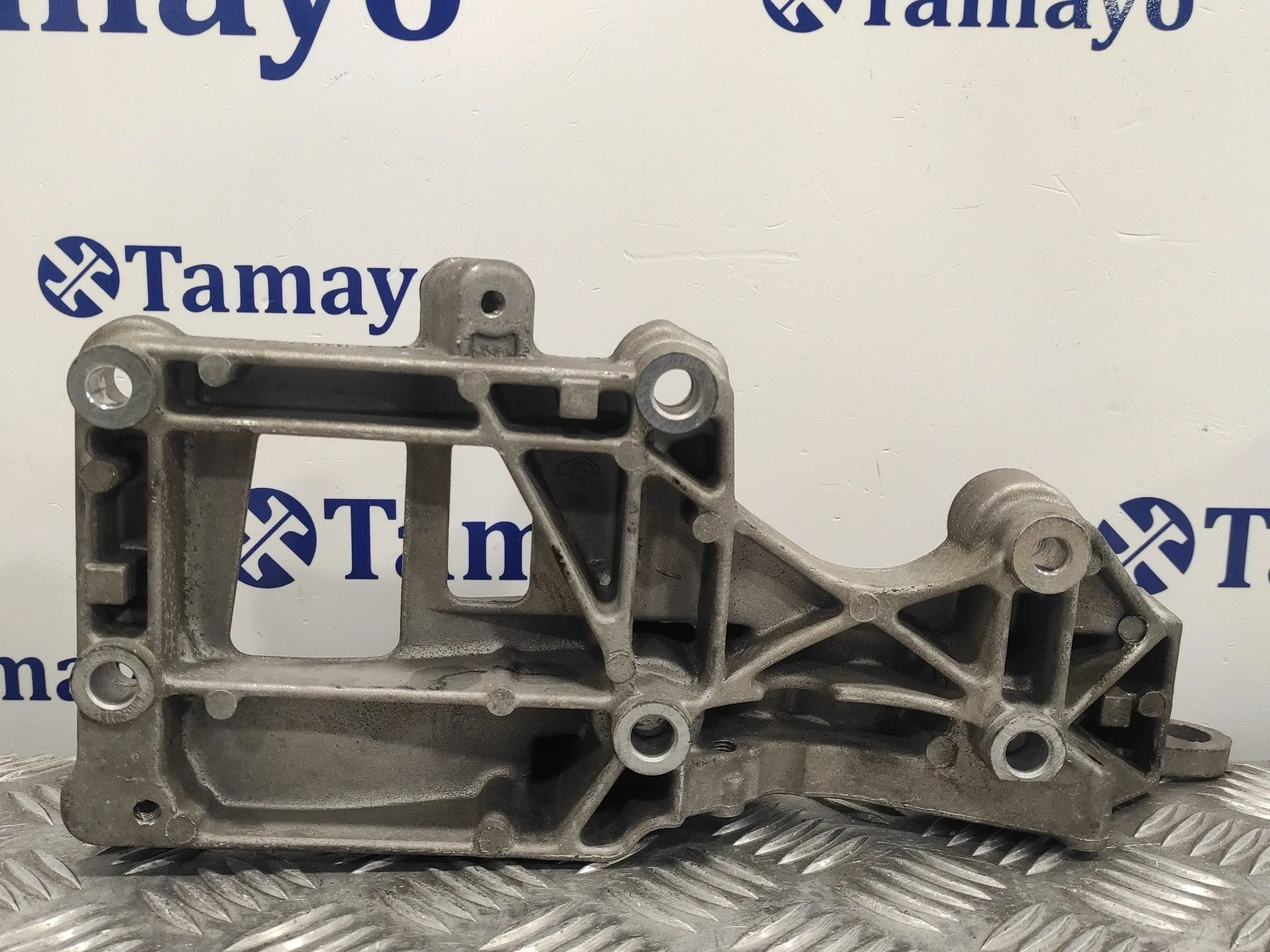 Soporte Alternador para Volkswagen Passat Variant (3C5)