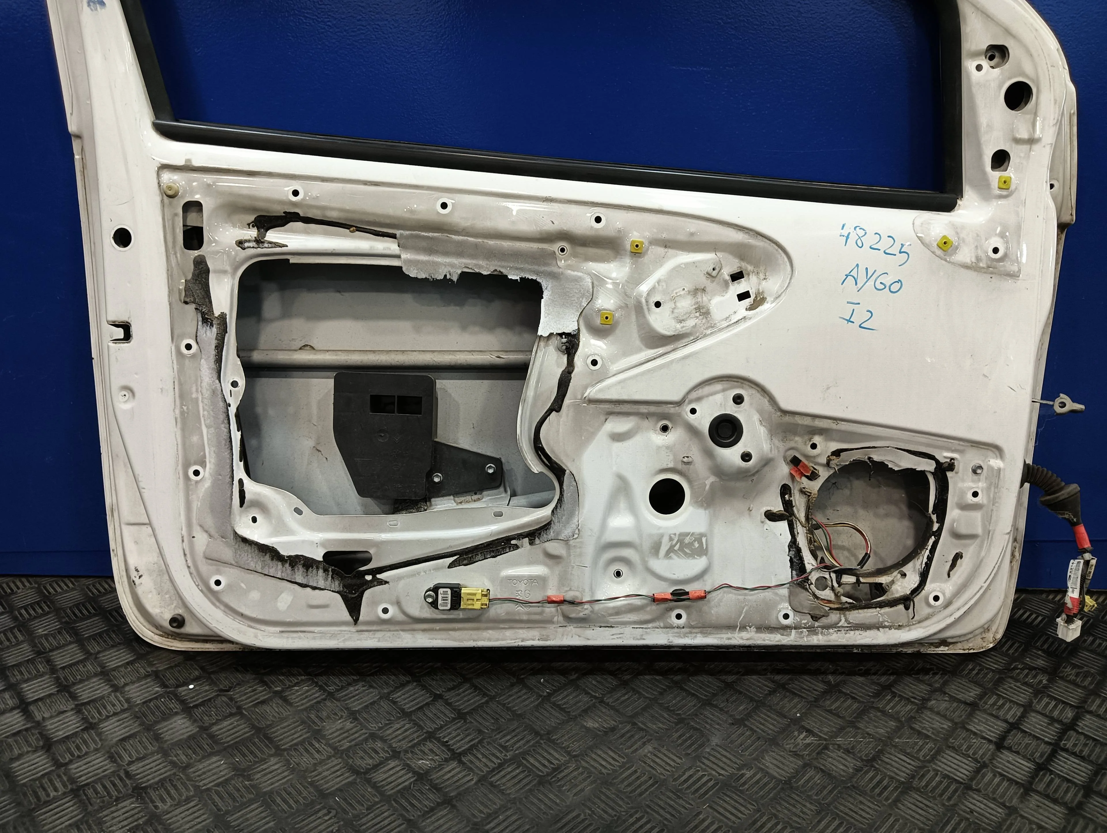 Puerta Delantera Izquierda para Toyota Aygo (Kgb/Wnb)