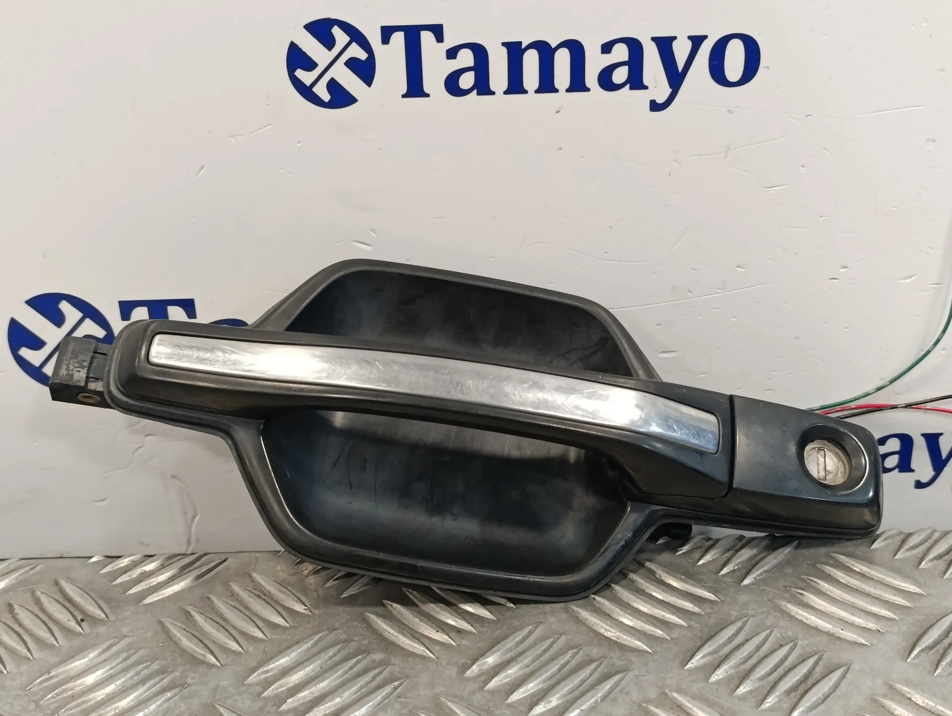 Maneta Exterior Delantera Derecha para Mitsubishi Montero (V60/V70)