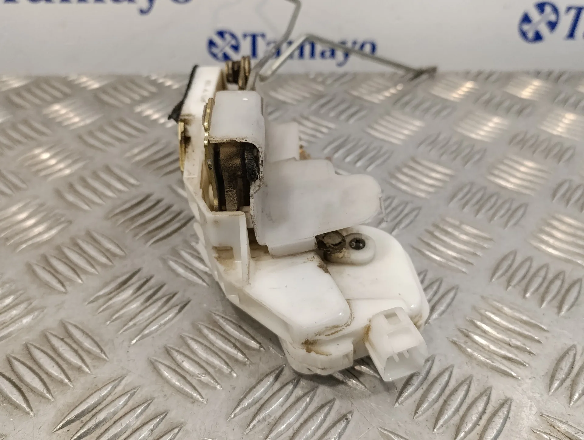 Cerradura Puerta Delantera Derecha para Mitsubishi Montero (V60/V70)