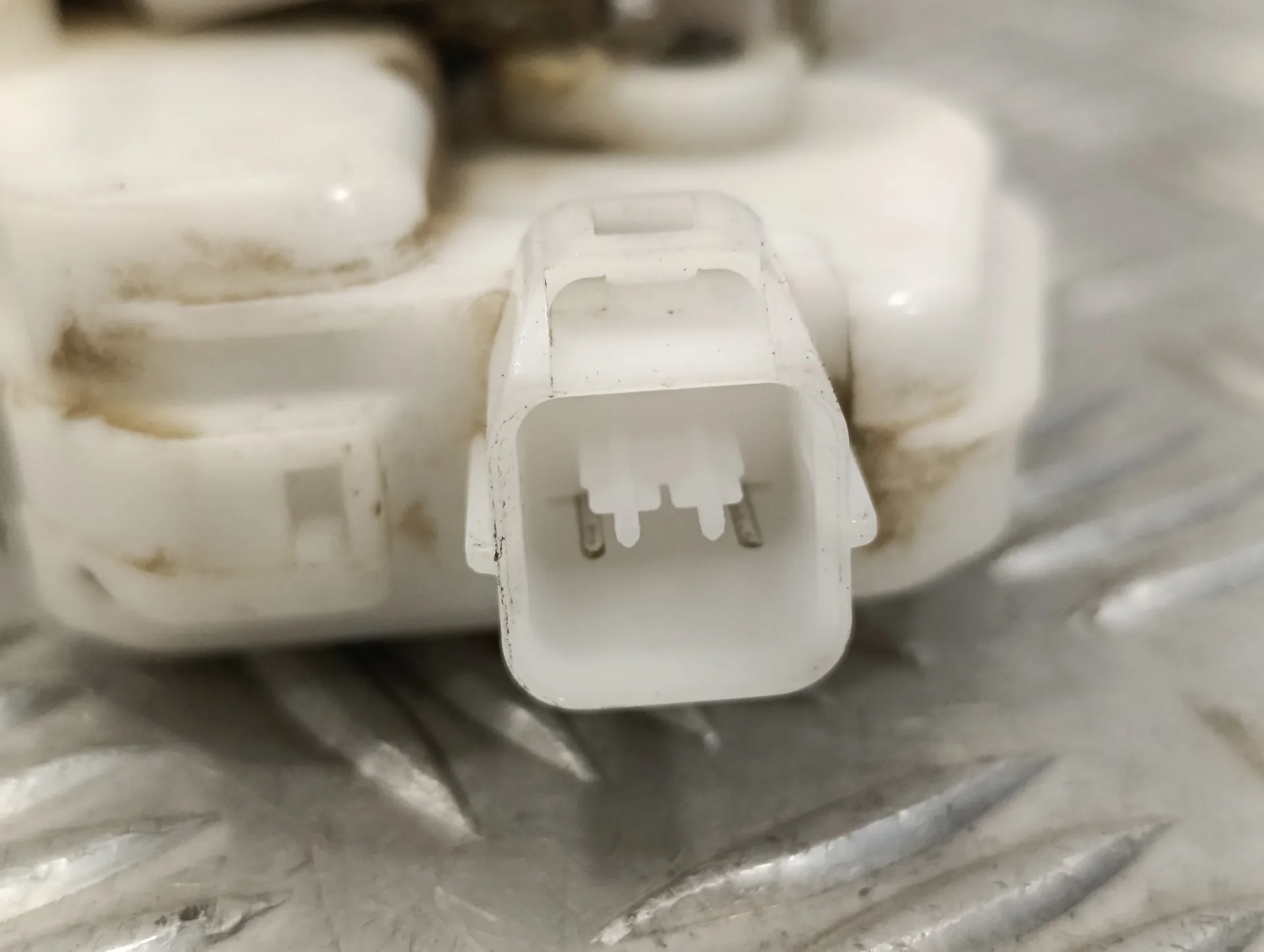 Cerradura Puerta Delantera Derecha para Mitsubishi Montero (V60/V70)
