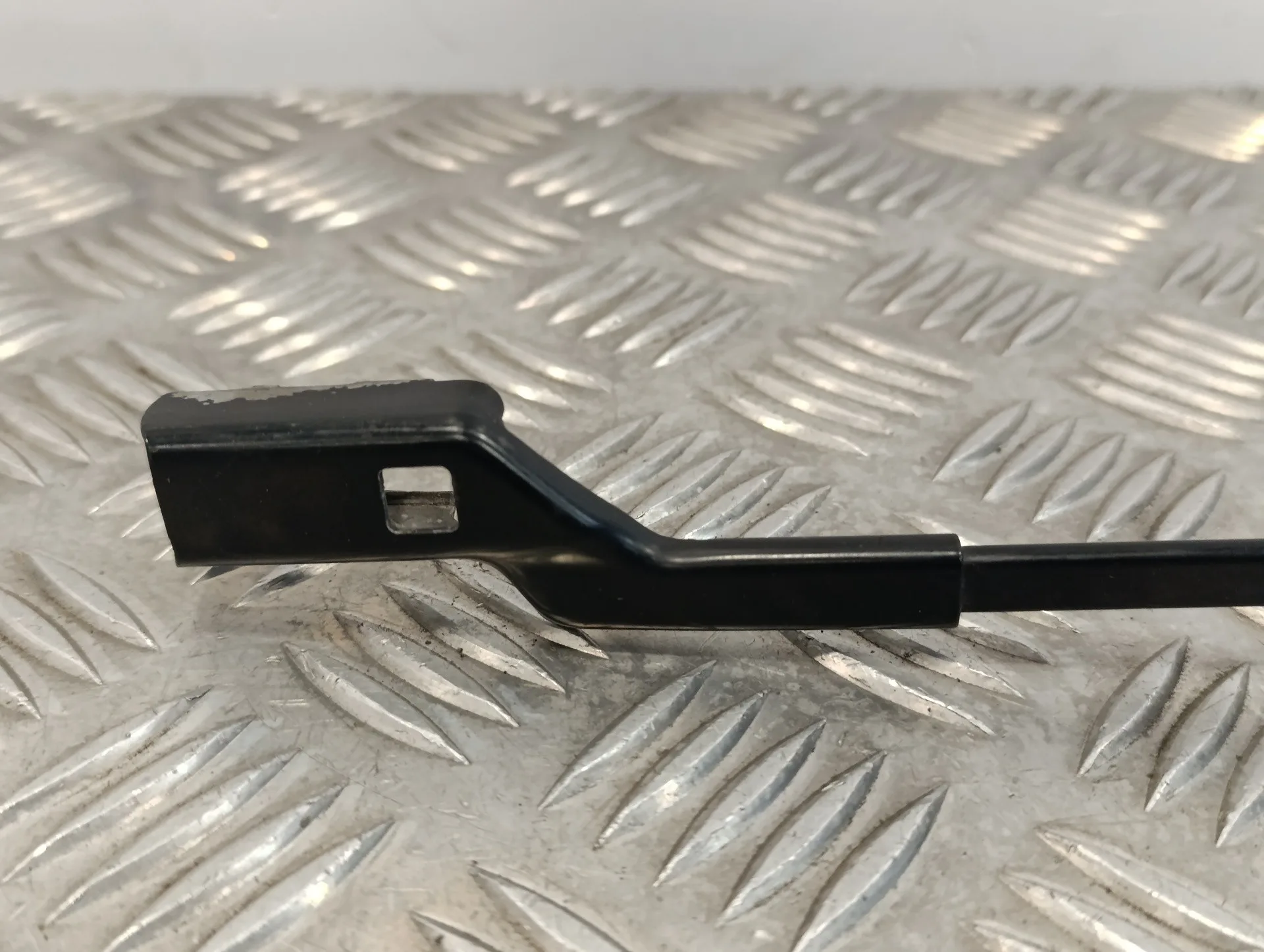 Brazo Limpia Delantero Izquierdo para Seat Leon (5F1)