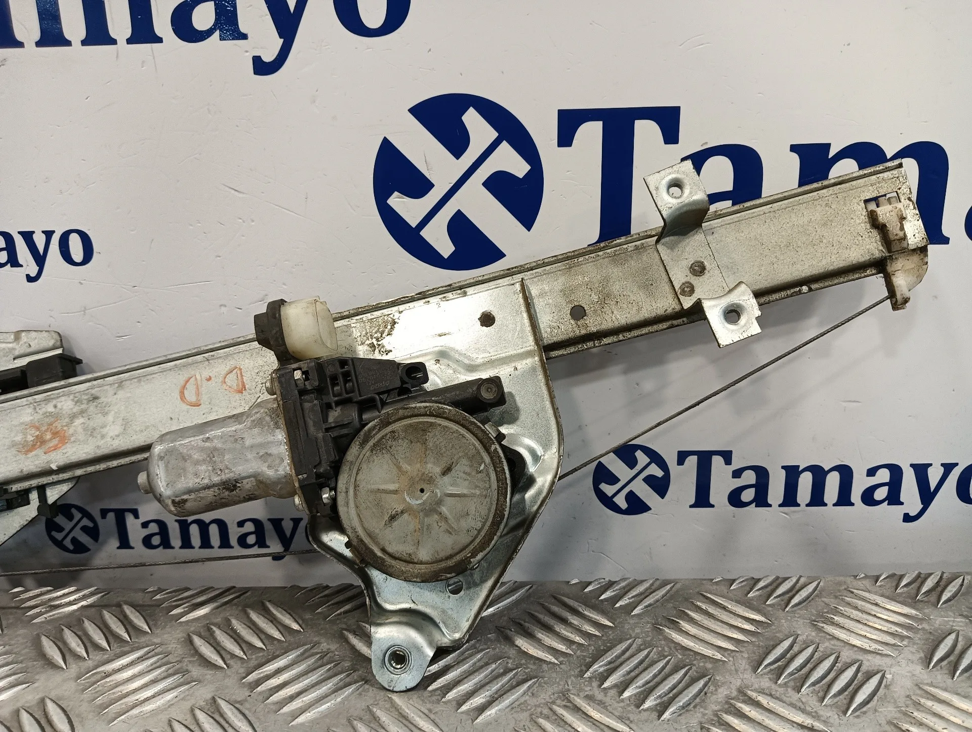 Elevalunas Delantero Derecho para Mitsubishi Montero (V60/V70)