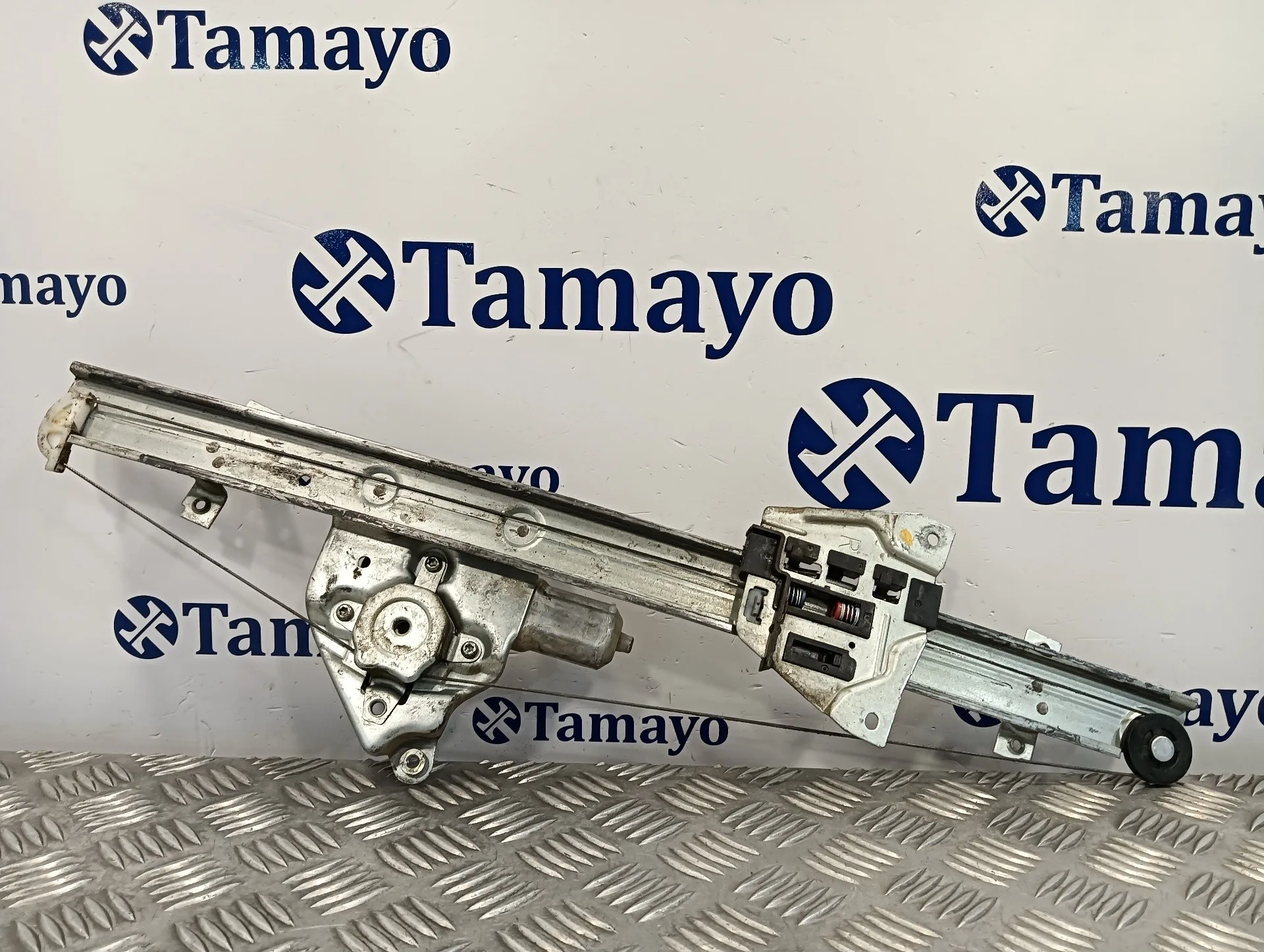Elevalunas Delantero Derecho para Mitsubishi Montero (V60/V70)