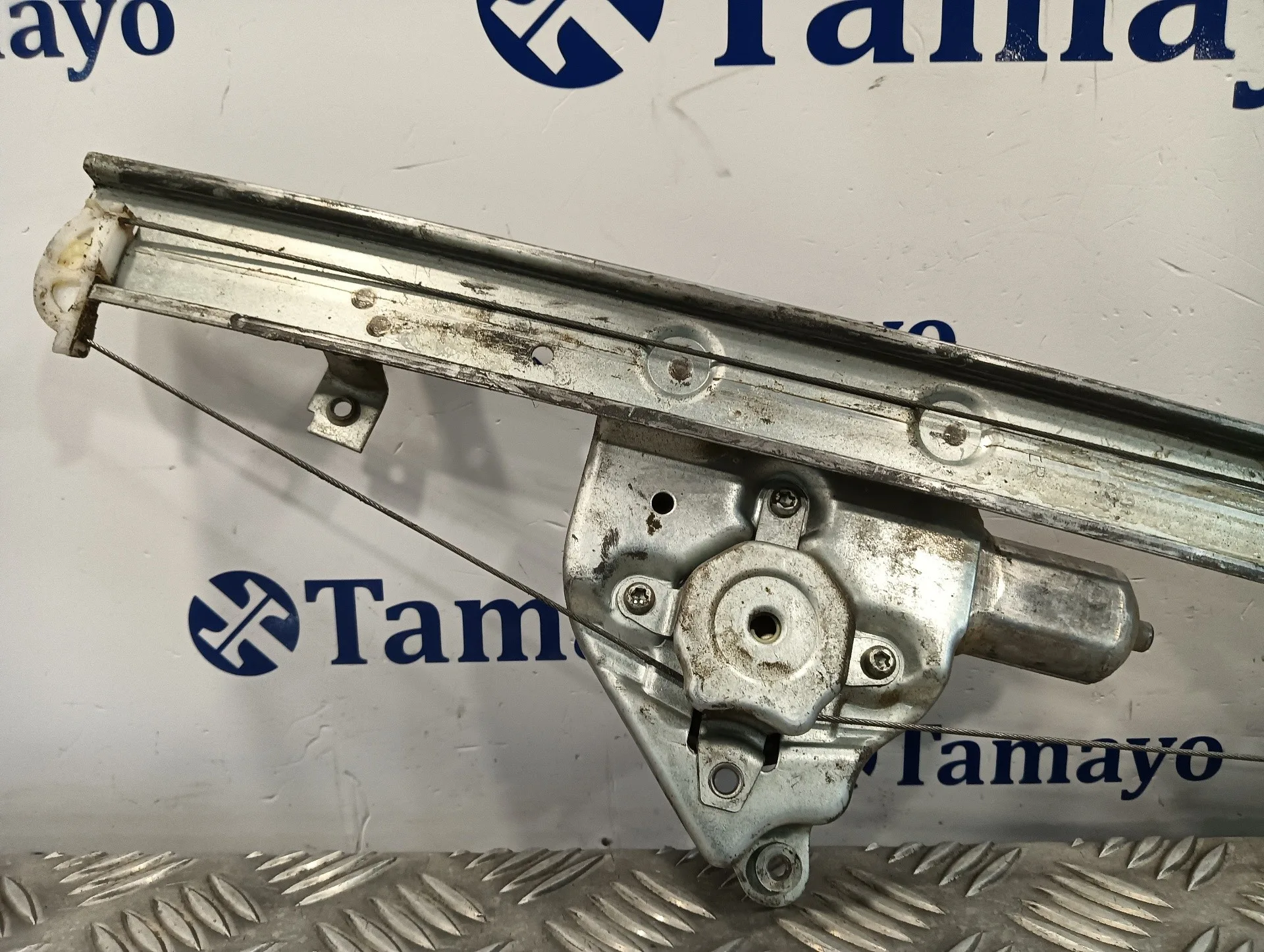 Elevalunas Delantero Derecho para Mitsubishi Montero (V60/V70)