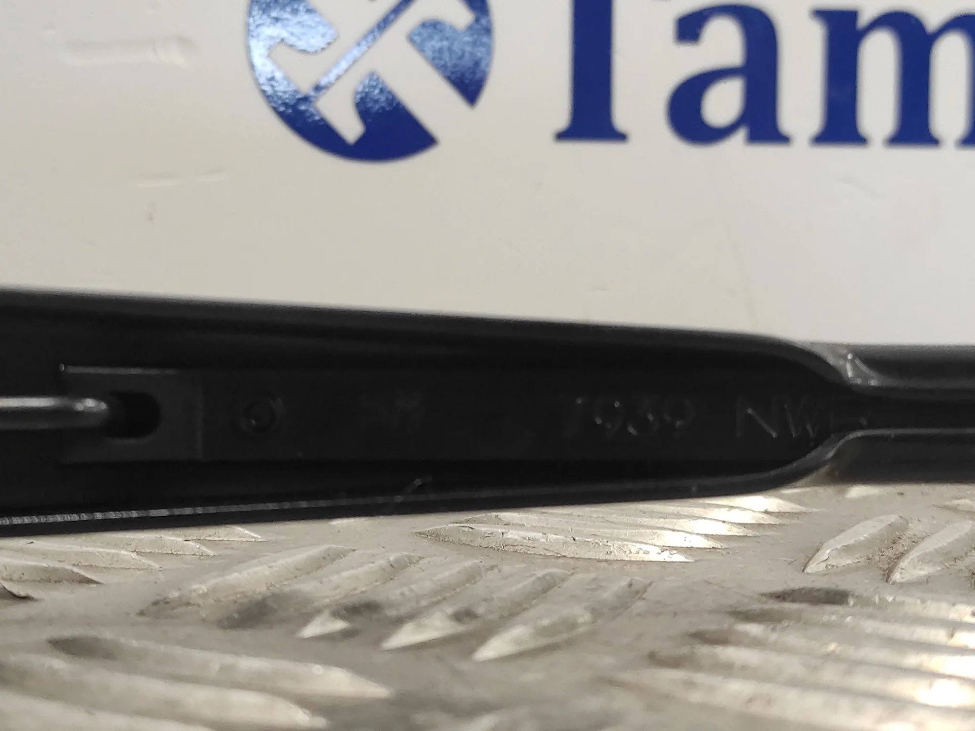 Brazo Limpia Delantero Izquierdo para Subaru Impreza G12