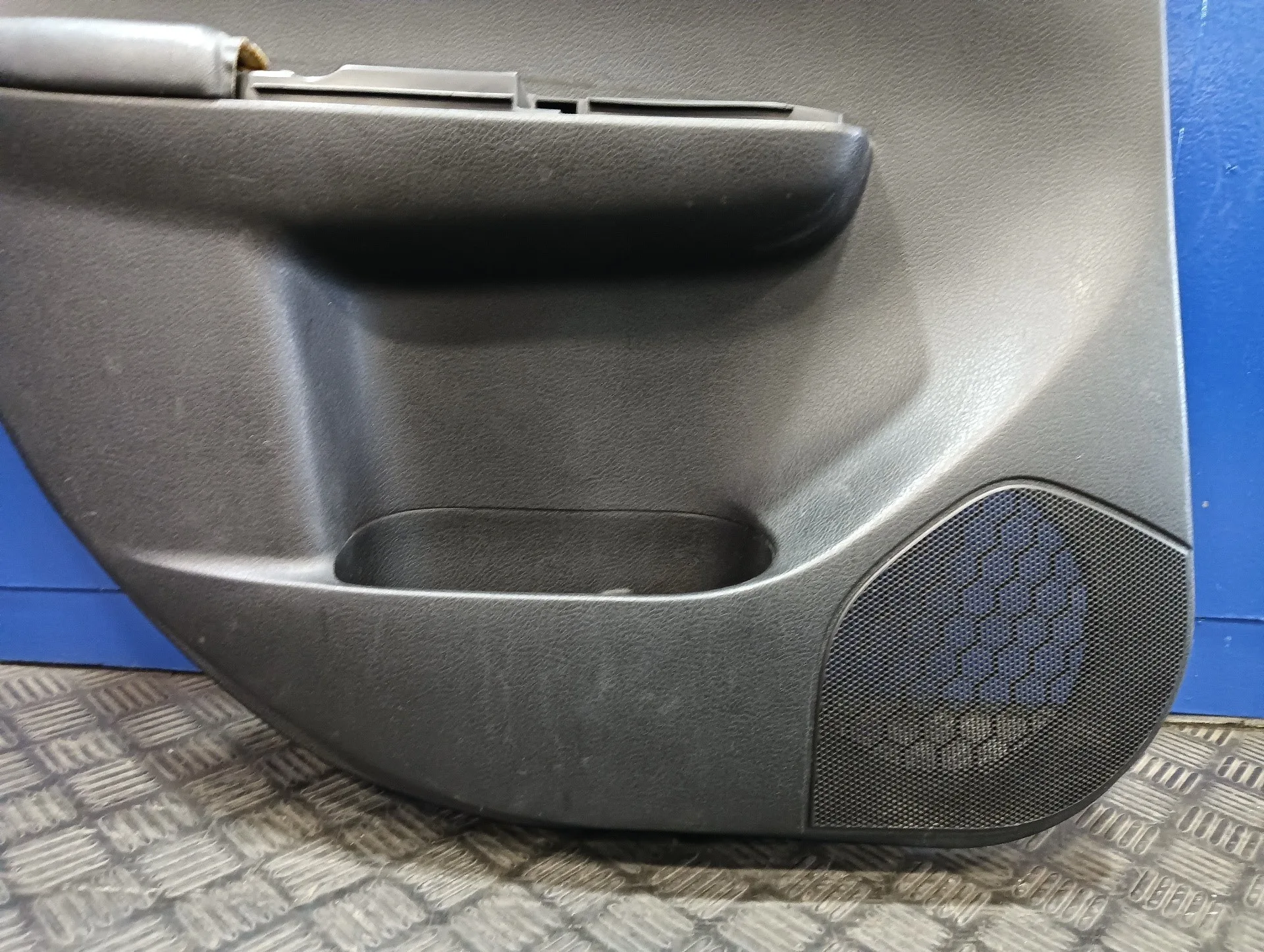 Guarnecido Puerta Trasera Izquierda para Subaru Impreza G12