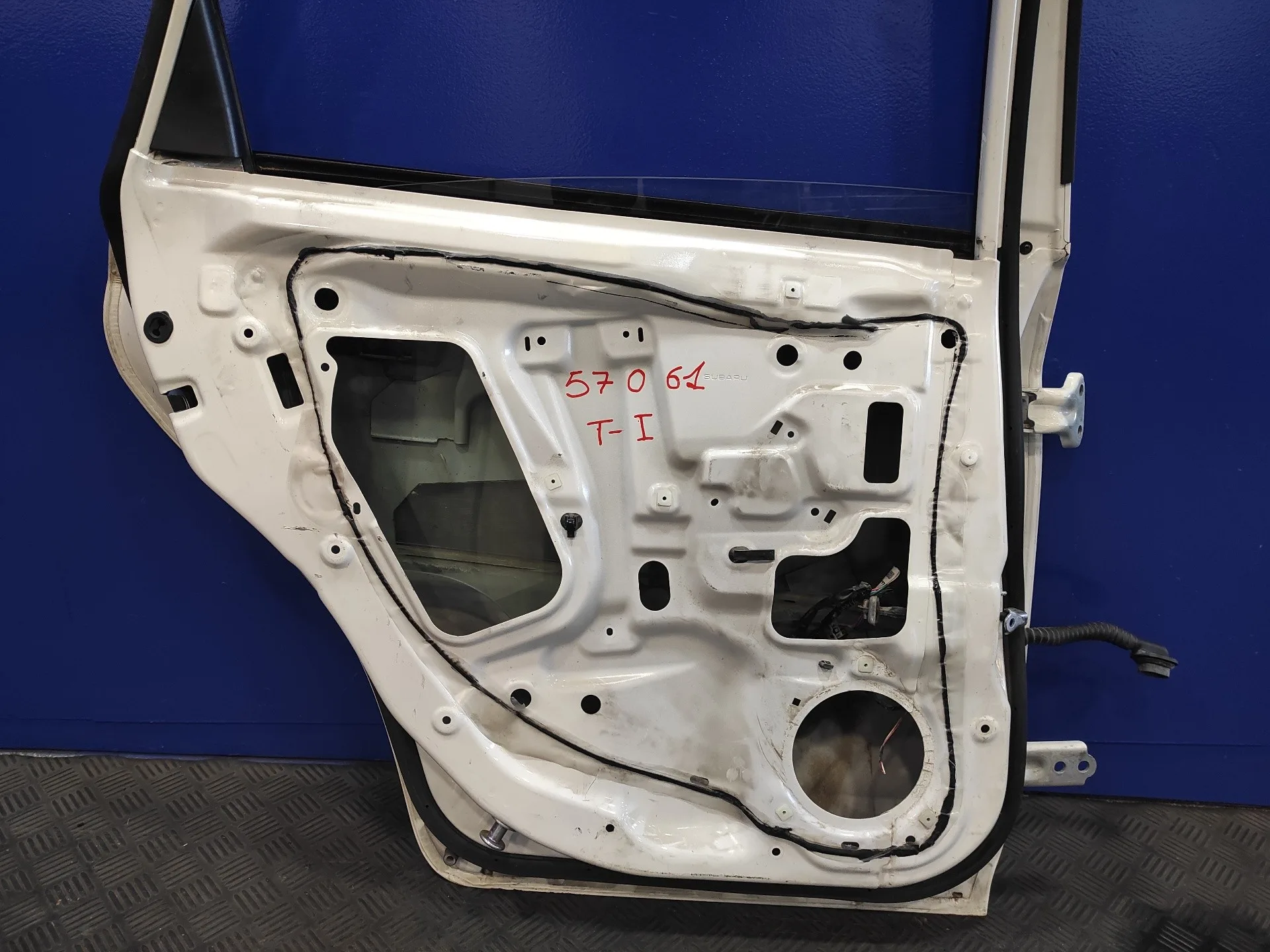 Puerta Trasera Izquierda para Subaru Impreza G12