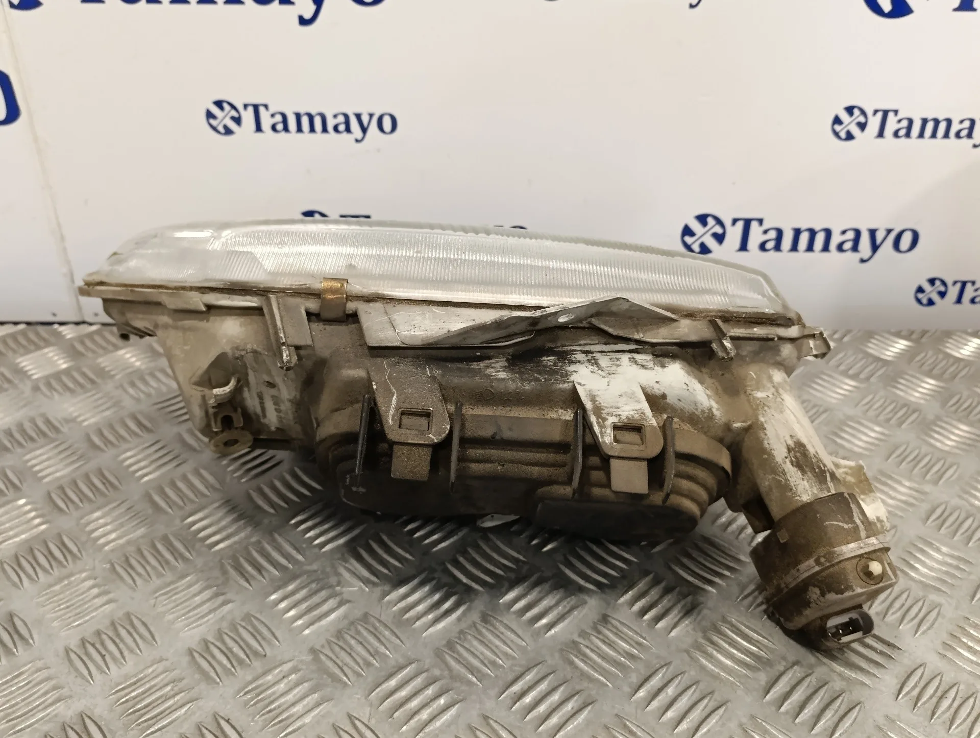 Faro Derecho para Renault Laguna (B56)