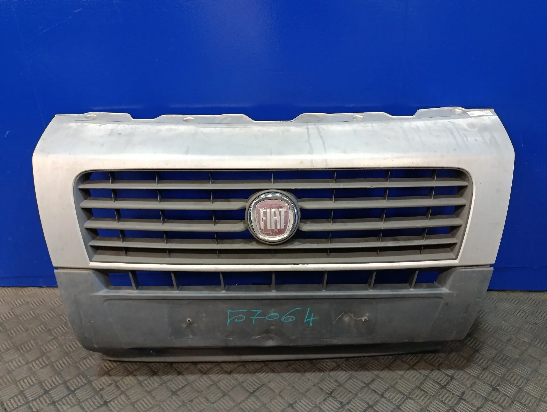 Rejilla Delantera para Fiat Ducato Caja Cerrada 33 (06.2006 =>)