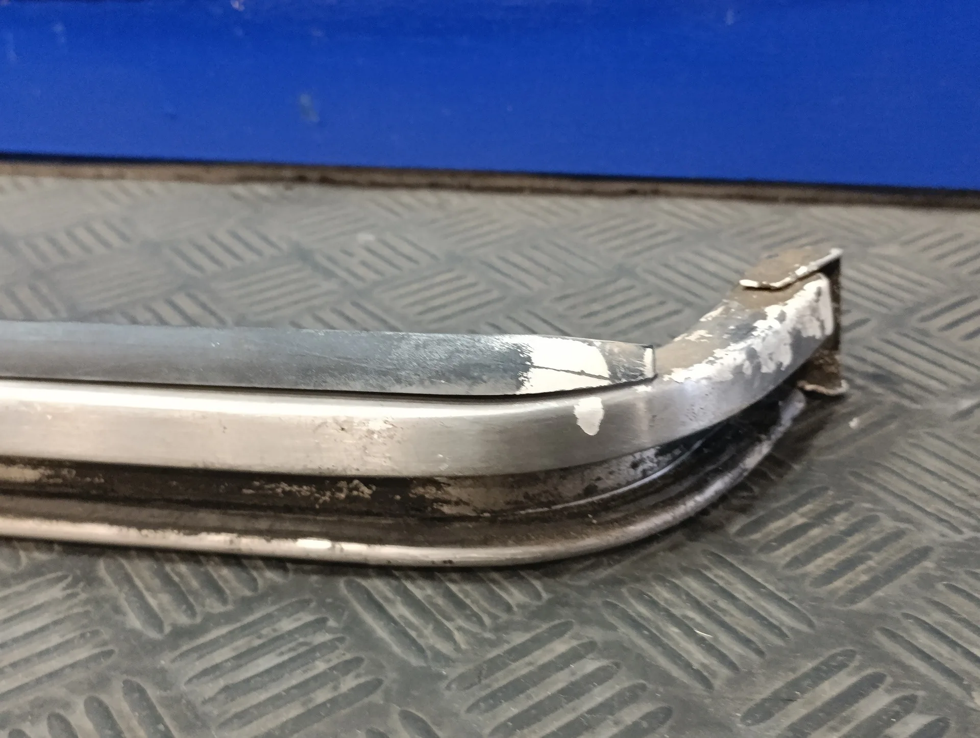 Soporte / Guia Puerta Corredera para Iveco 35S13