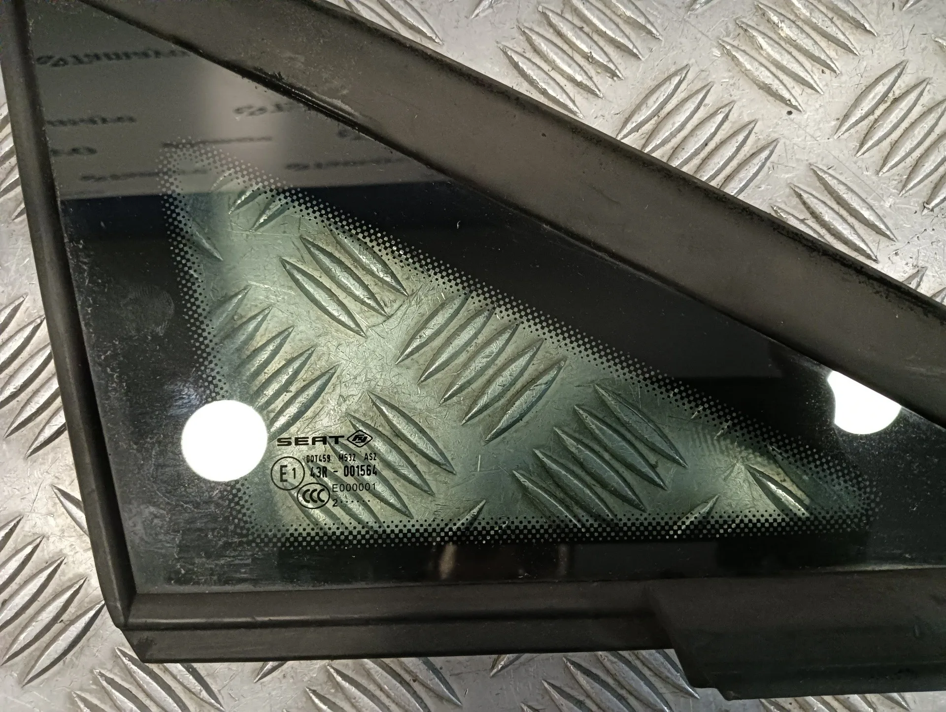 Luna Custodia Delantera Derecha para Seat Ibiza (6J5)