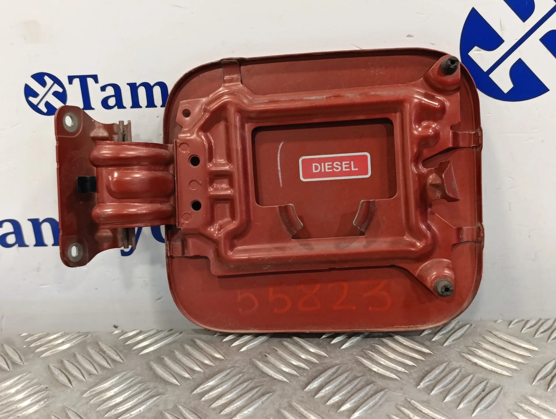 Tapa Exterior Combustible para Nissan Qashqai (J10)