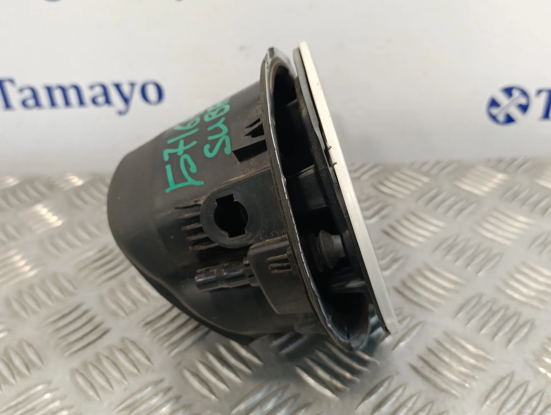 Tapa Exterior Combustible para Subaru Xv (G5)