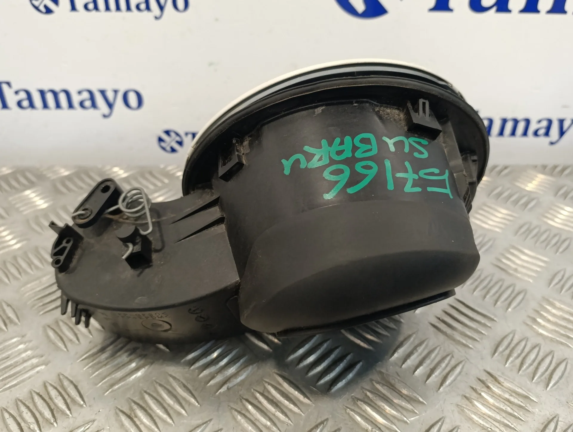 Tapa Exterior Combustible para Subaru Xv (G5)