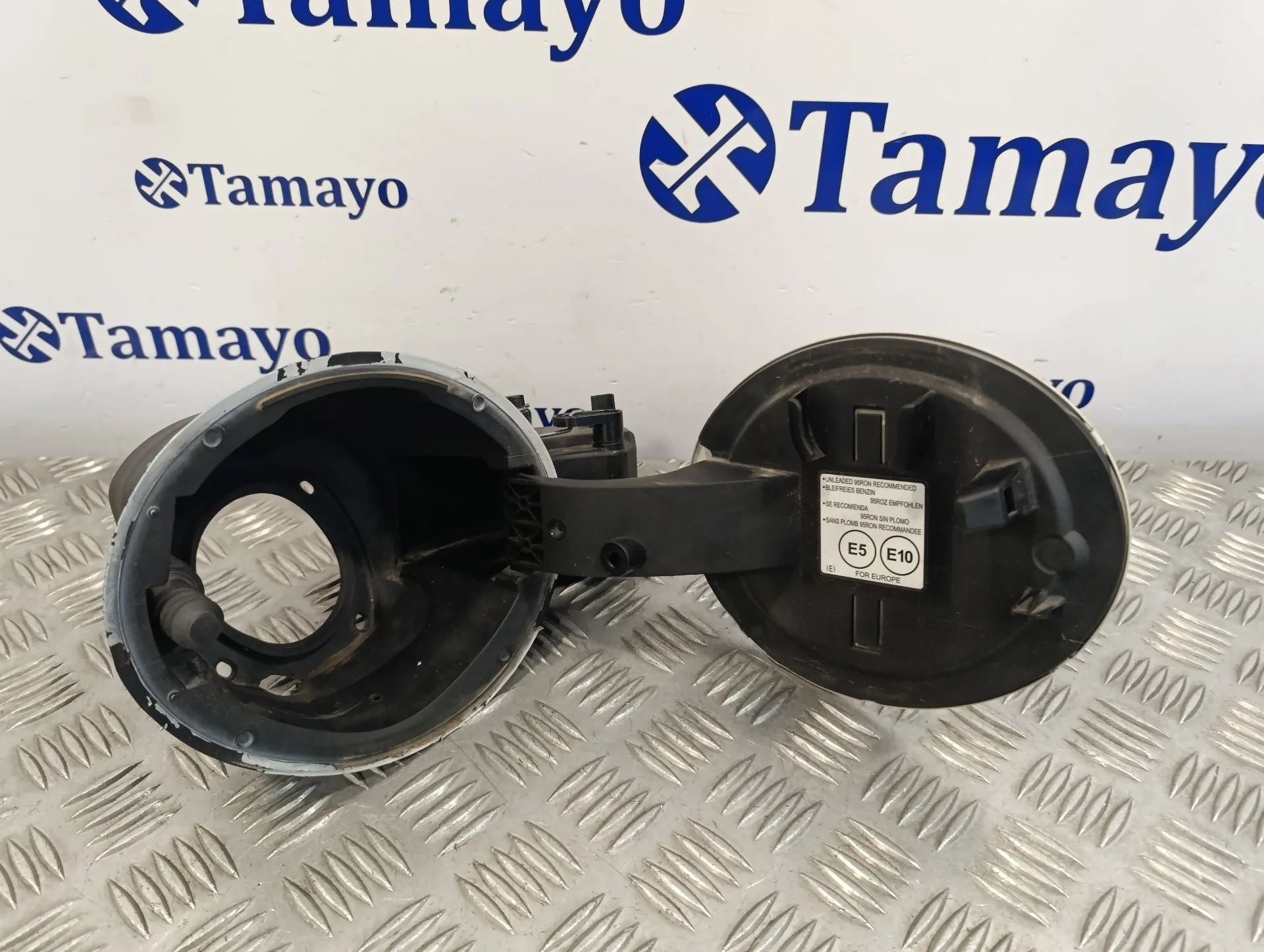 Tapa Exterior Combustible para Subaru Xv (G5)