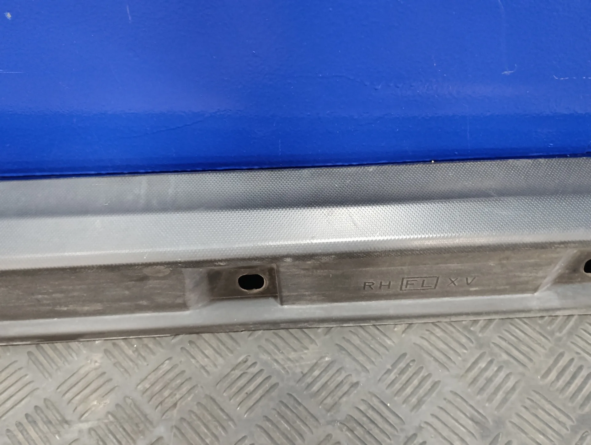 Talonera Derecha para Subaru Xv (G5)