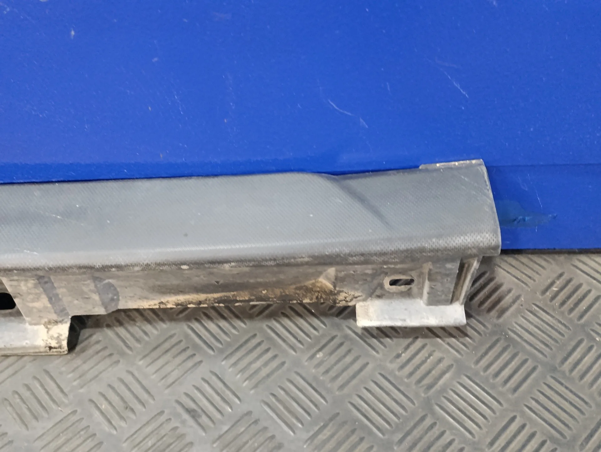 Talonera Derecha para Subaru Xv (G5)