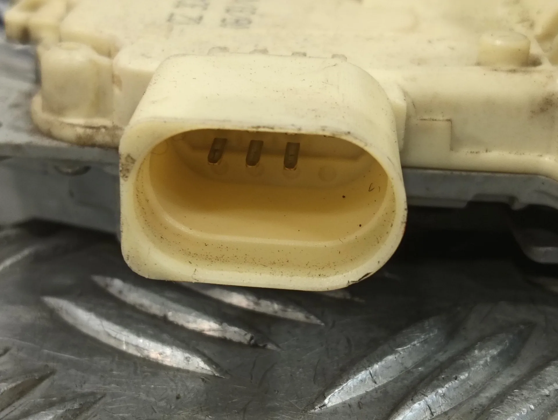 Cerradura Puerta Trasera Izquierda para Volkswagen Passat Variant (3C5)