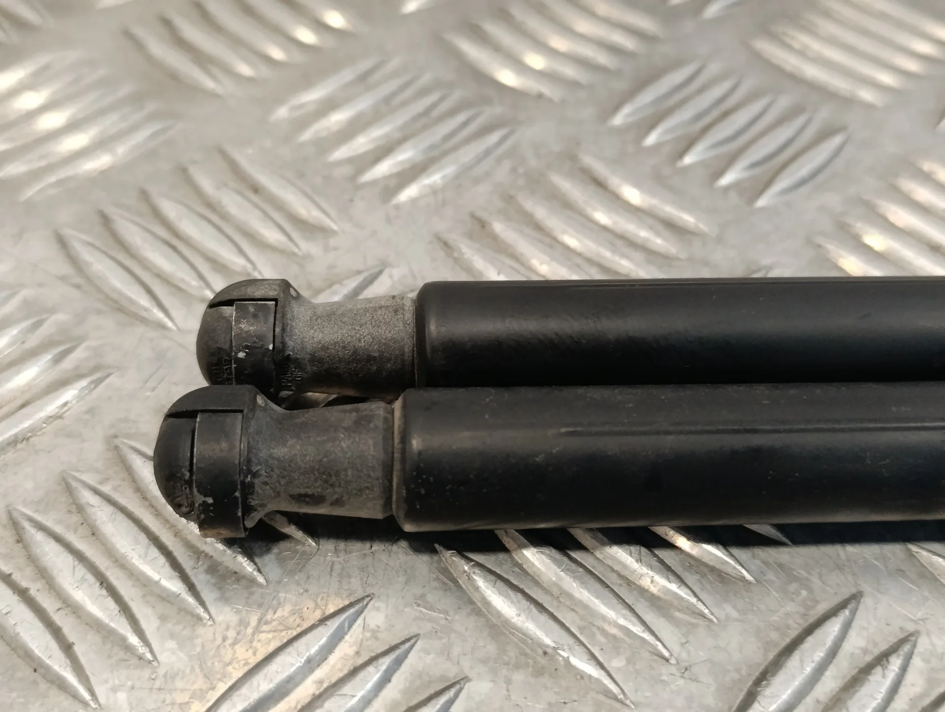 Amortiguador Trasero para Nissan Qashqai (J10)