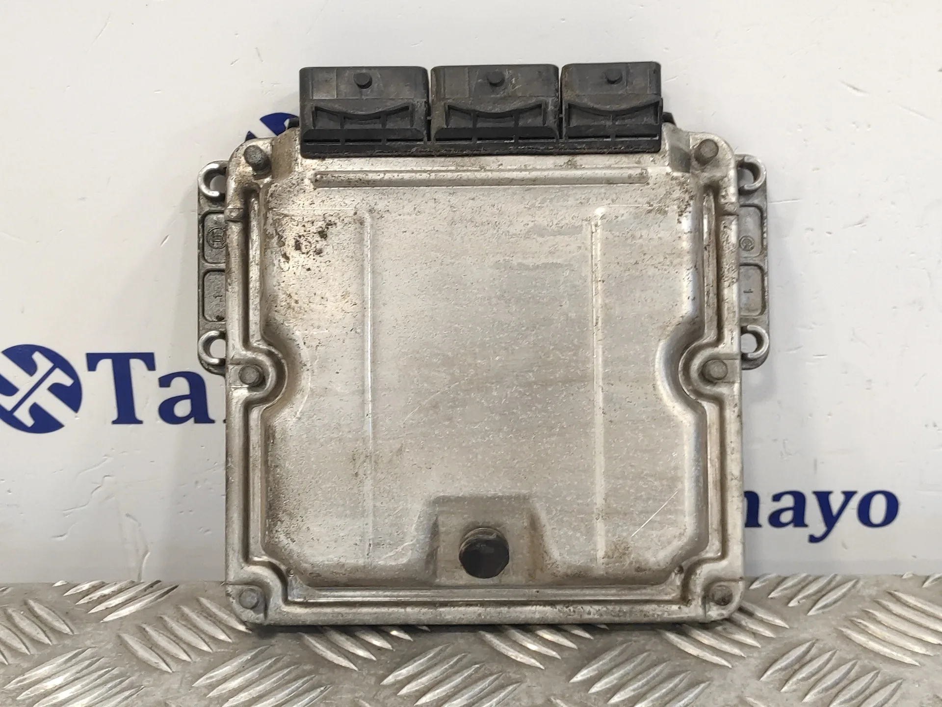 Centralita Motor Uce para Renault Trafic Caja Cerrada (Ab 4.01)