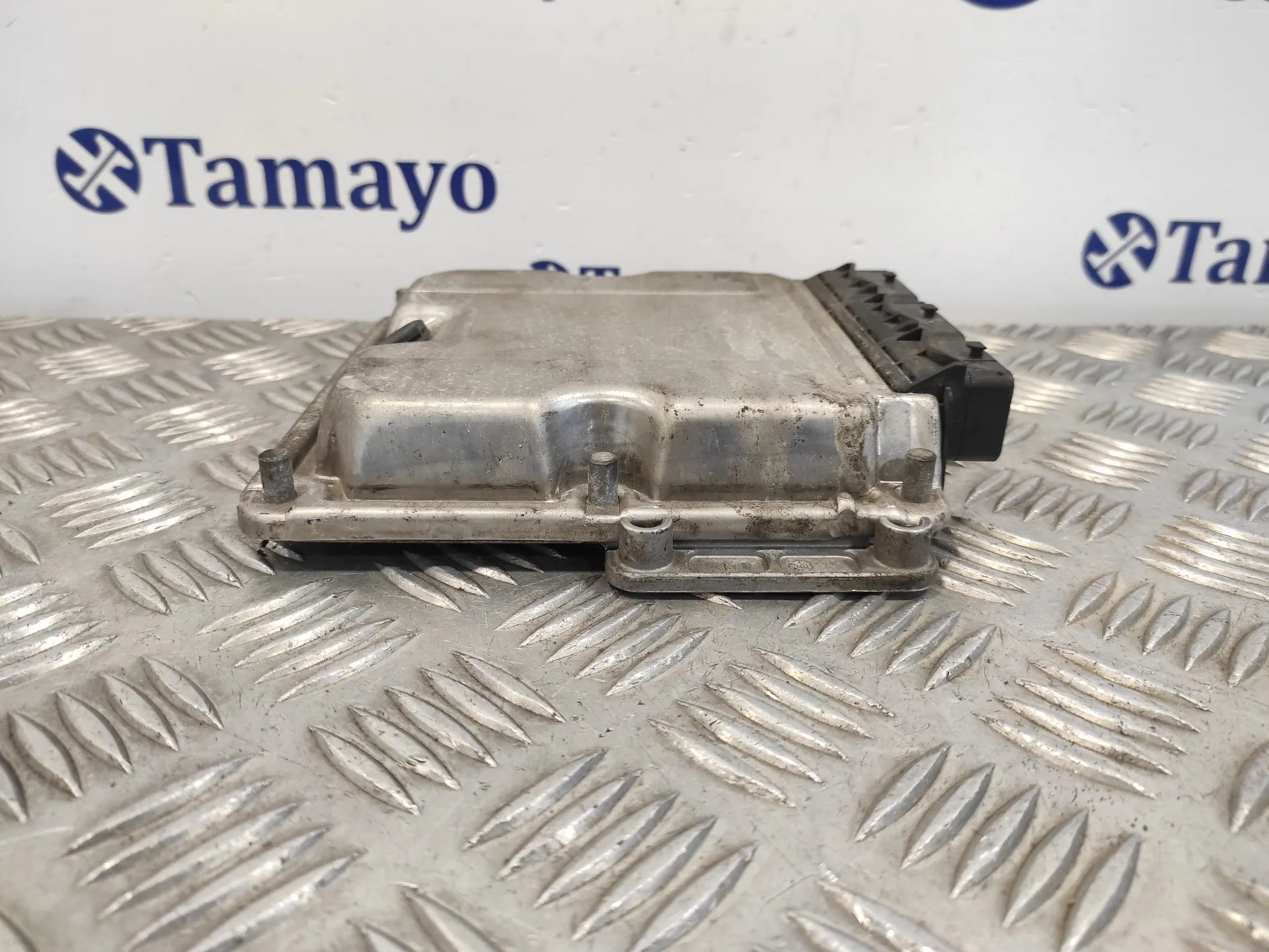 Centralita Motor Uce para Renault Trafic Caja Cerrada (Ab 4.01)