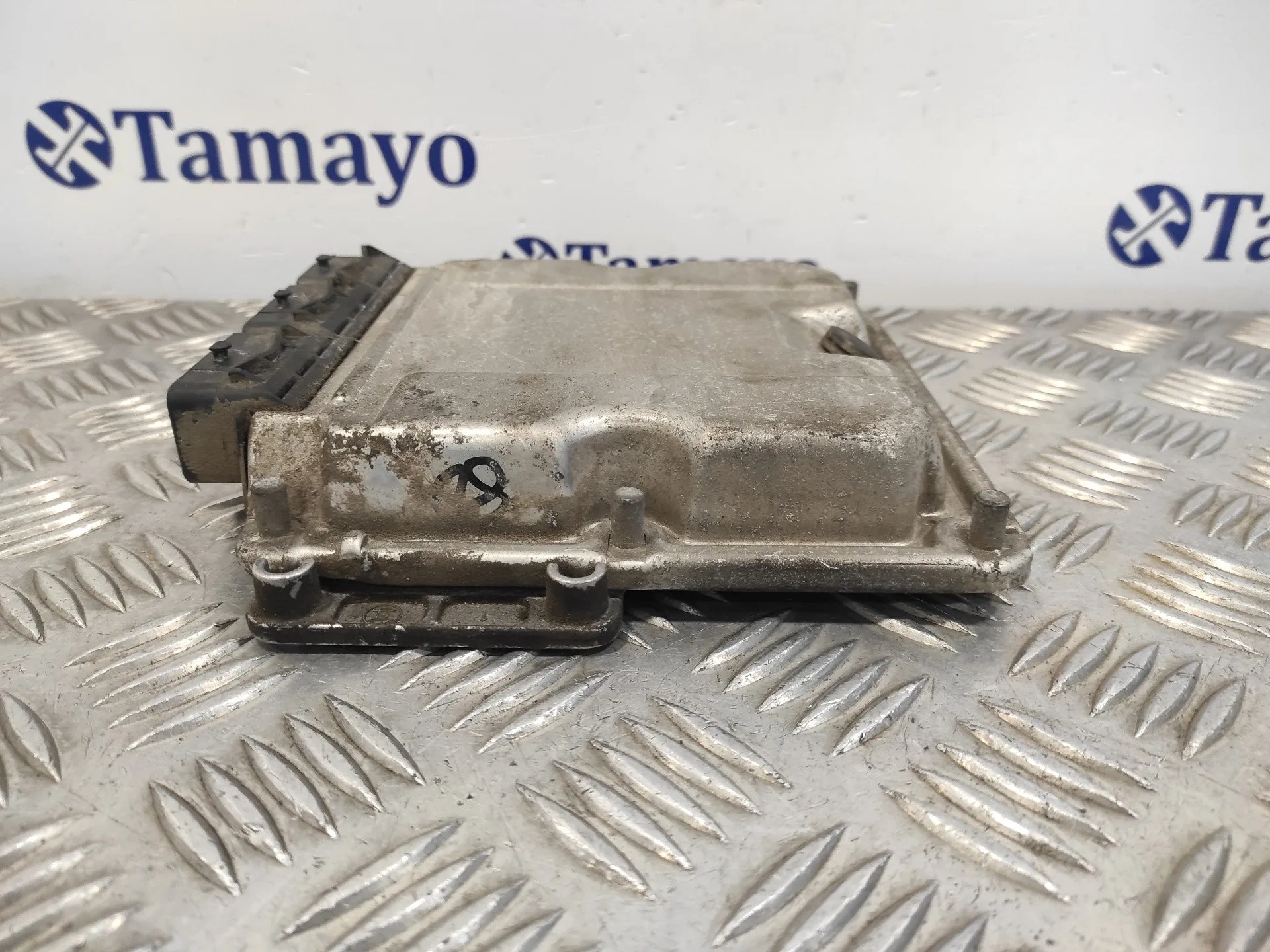 Centralita Motor Uce para Renault Trafic Caja Cerrada (Ab 4.01)