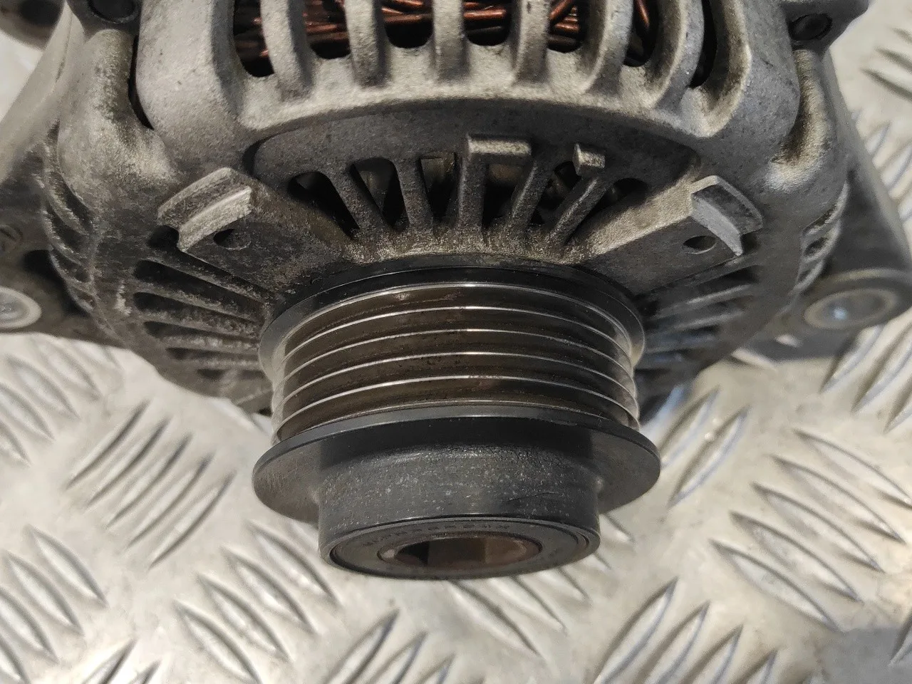 Alternador para Kia Carnival