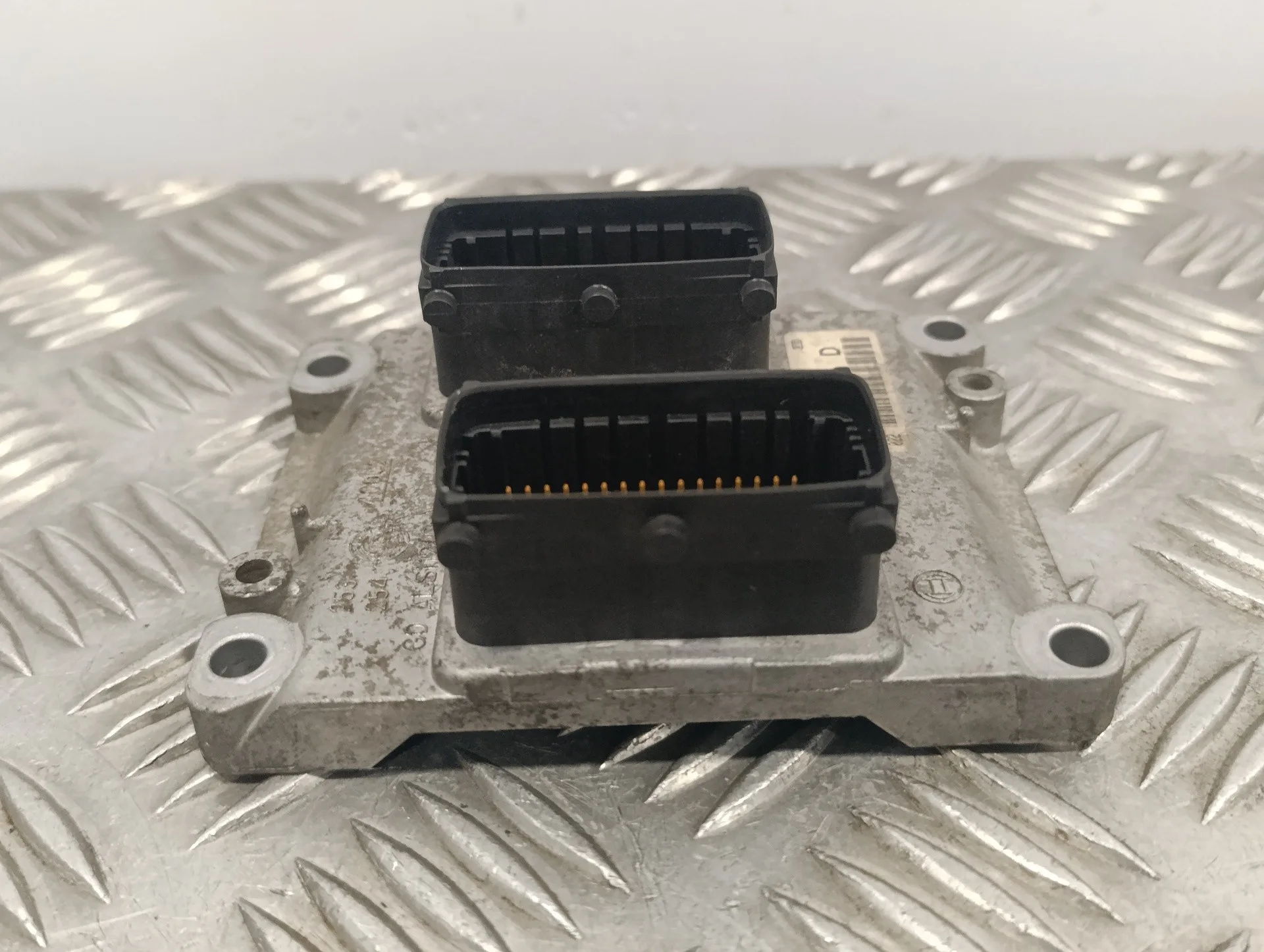 Centralita Motor Uce para Alfa Romeo 147 (190)