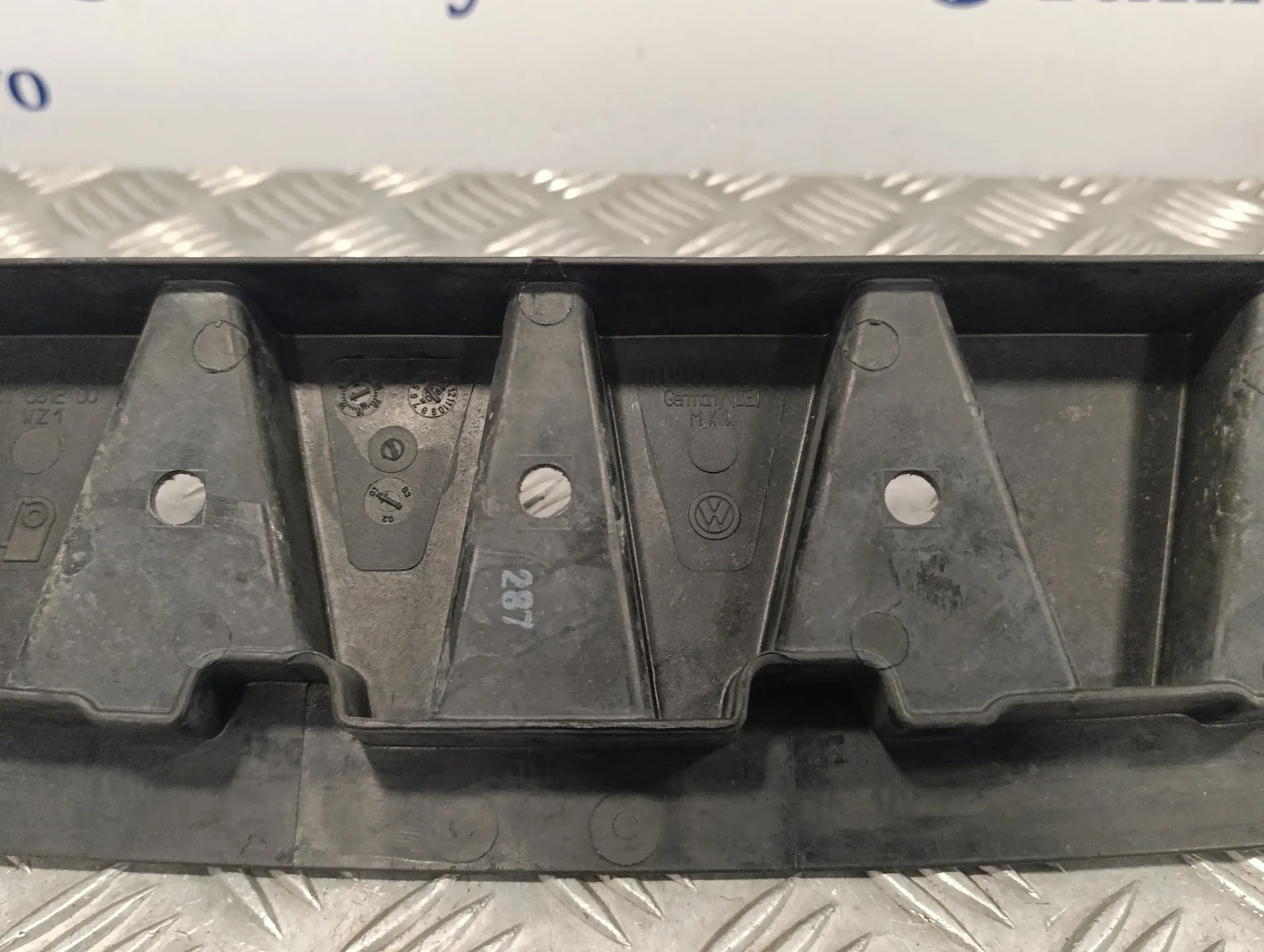 Travesano Inferior para Volkswagen Golf Plus (5M1)