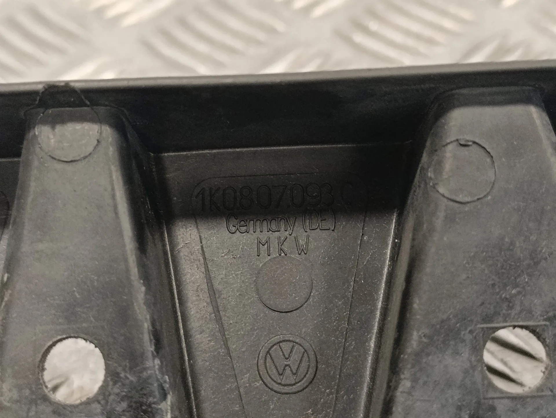 Travesano Inferior para Volkswagen Golf Plus (5M1)