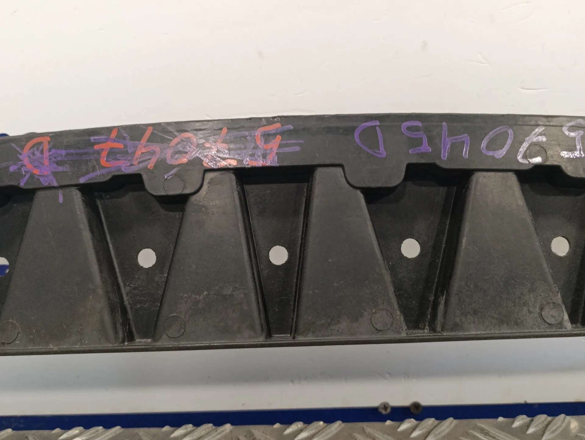 Travesano Inferior para Volkswagen Golf Plus (5M1)