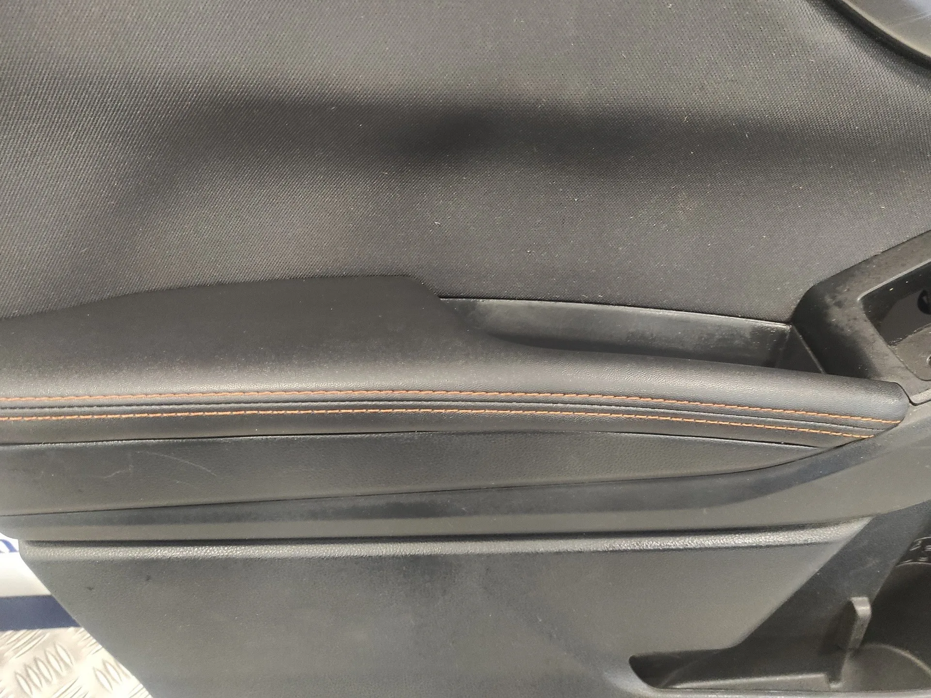 Guarnecido Puerta Delantera Izquierda para Subaru Xv (G5)