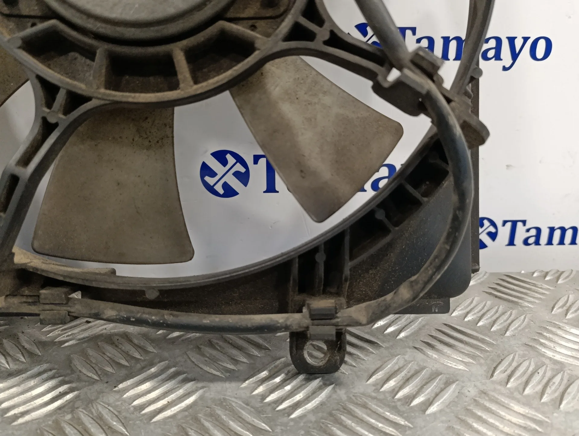 Electroventilador para Mitsubishi Grandis (Na0W)