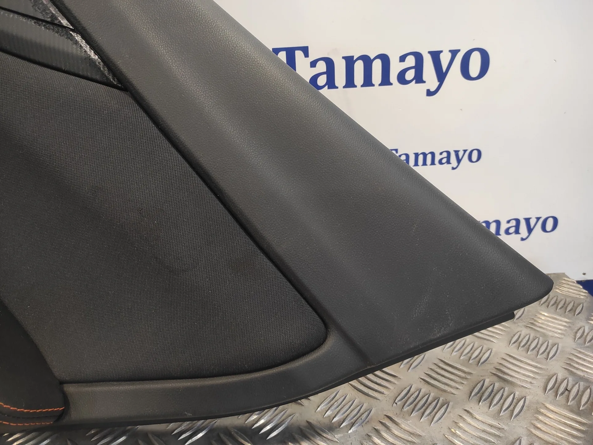 Guarnecido Puerta Trasera Derecha para Subaru Xv (G5)