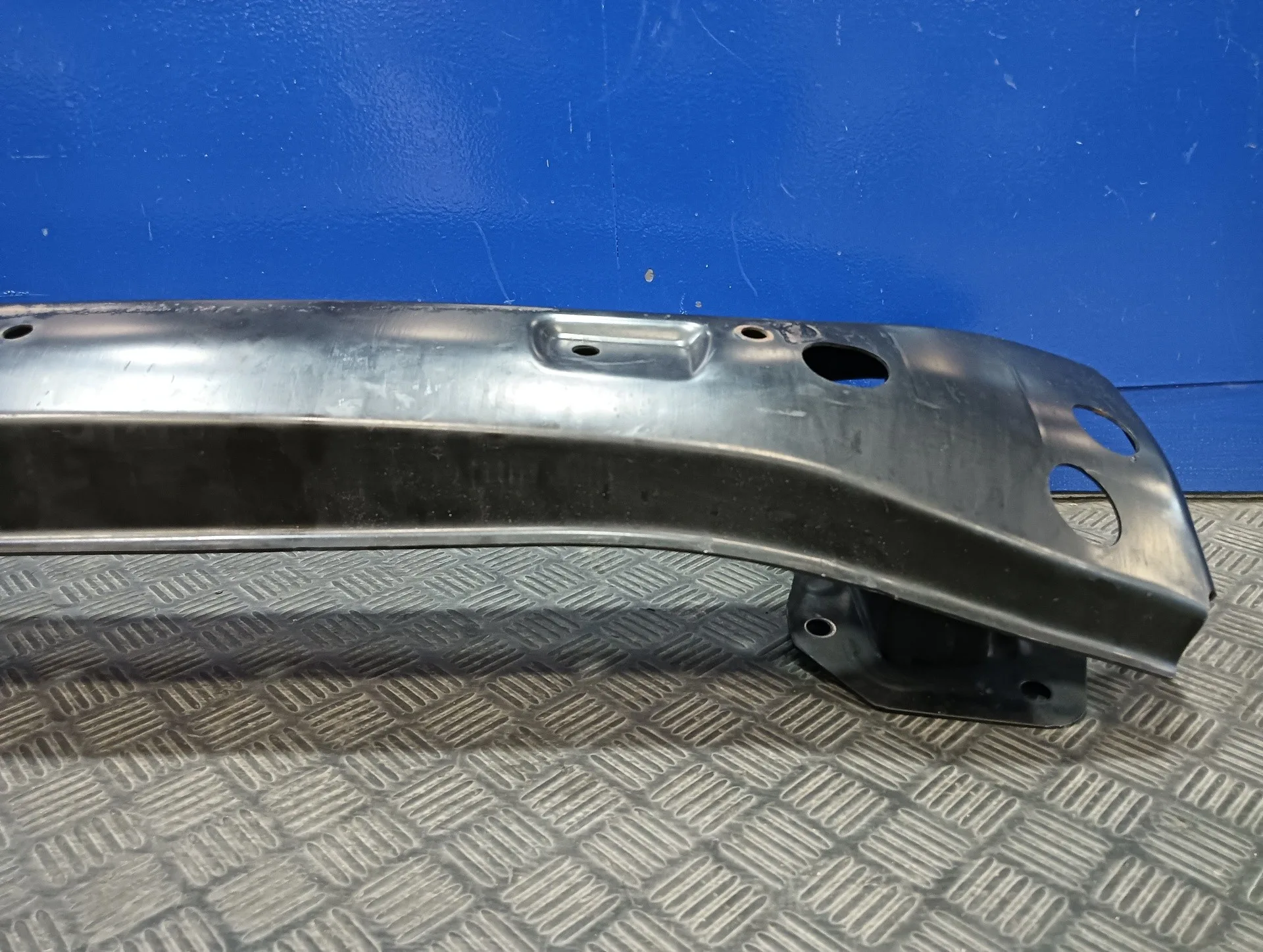 Refuerzo Paragolpes Delantero para Volkswagen T5 Transporter (7E)