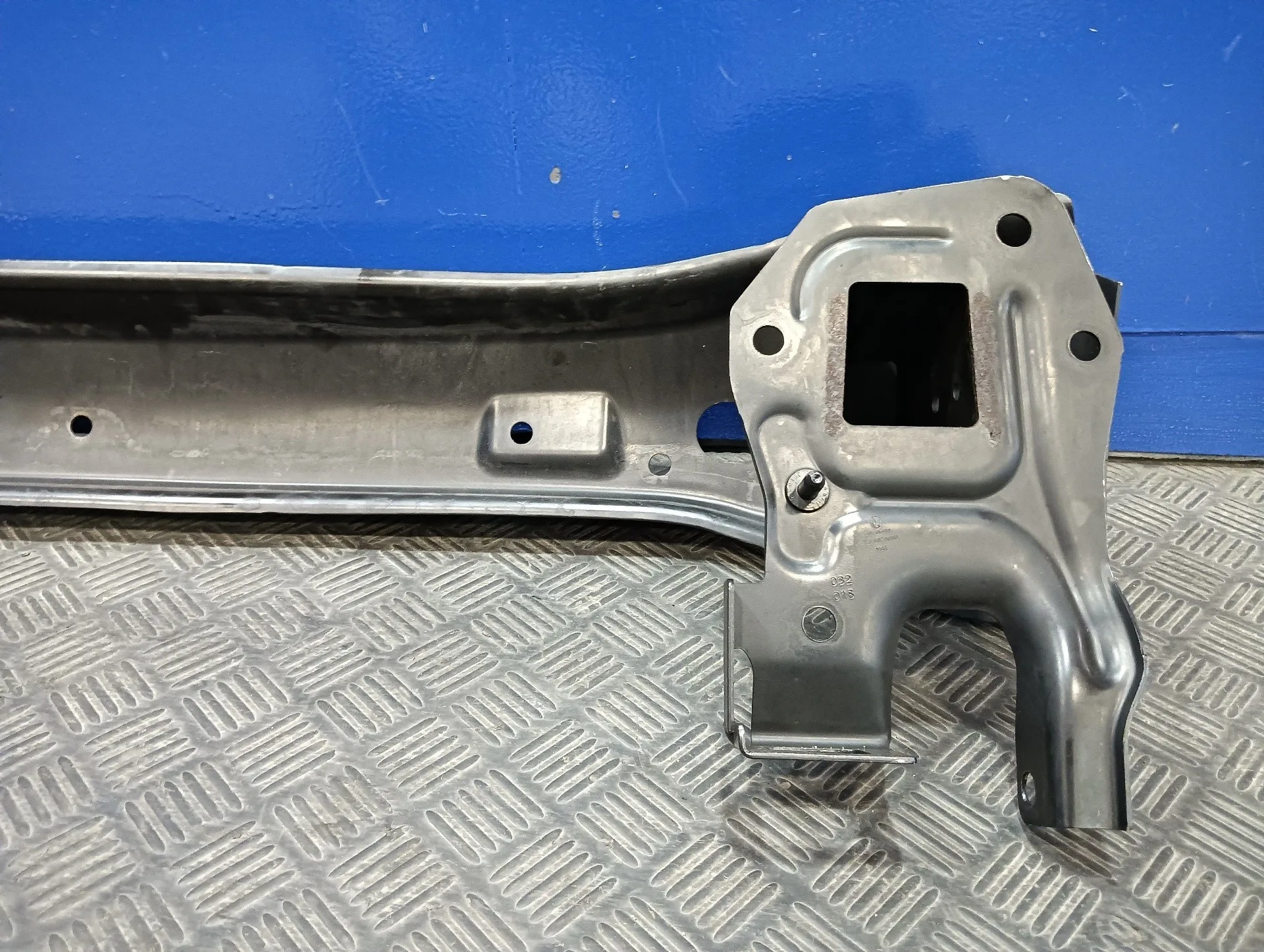 Refuerzo Paragolpes Delantero para Volkswagen T5 Transporter (7E)
