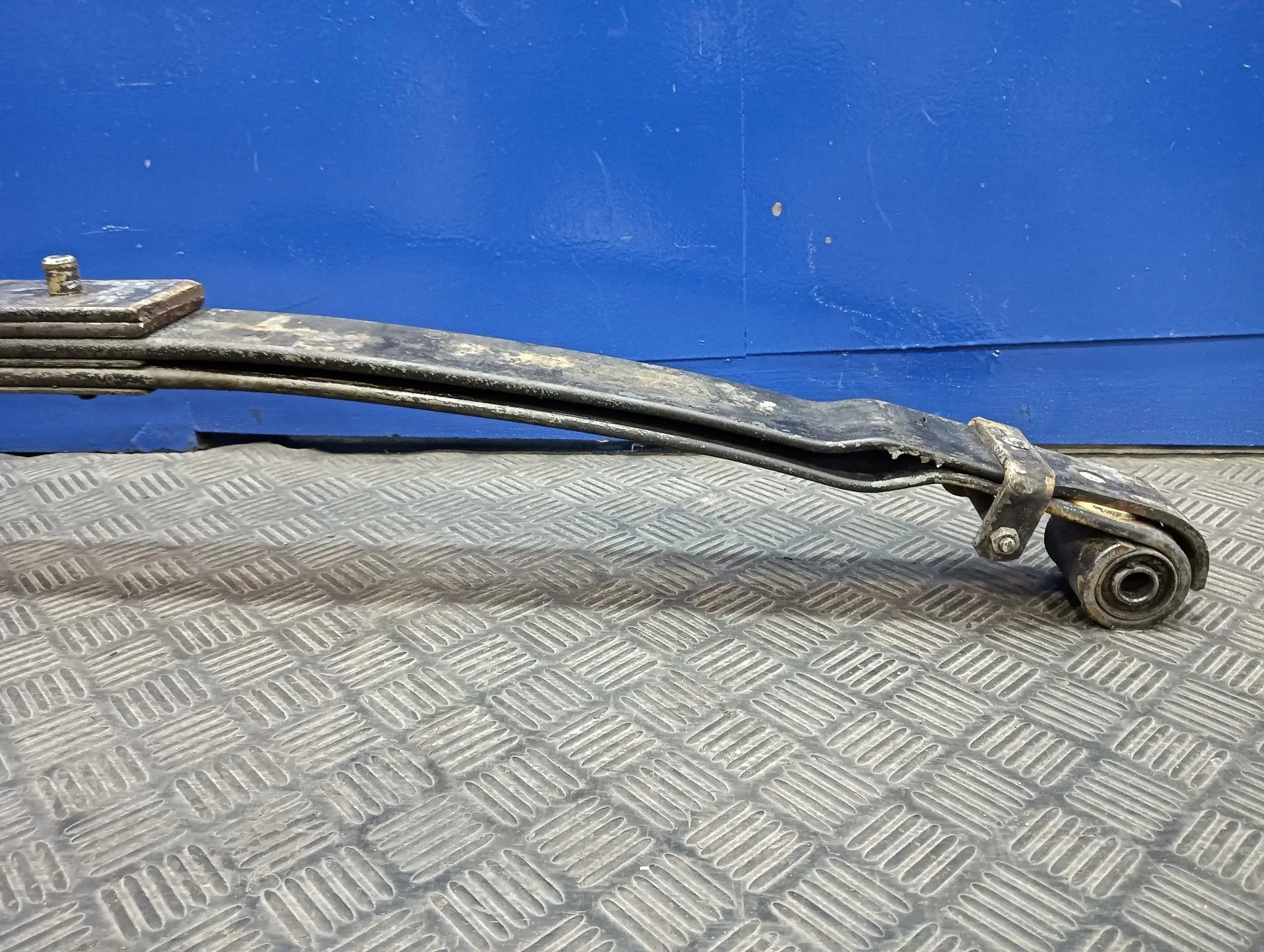 Ballesta Delantera para Nissan Trade 100