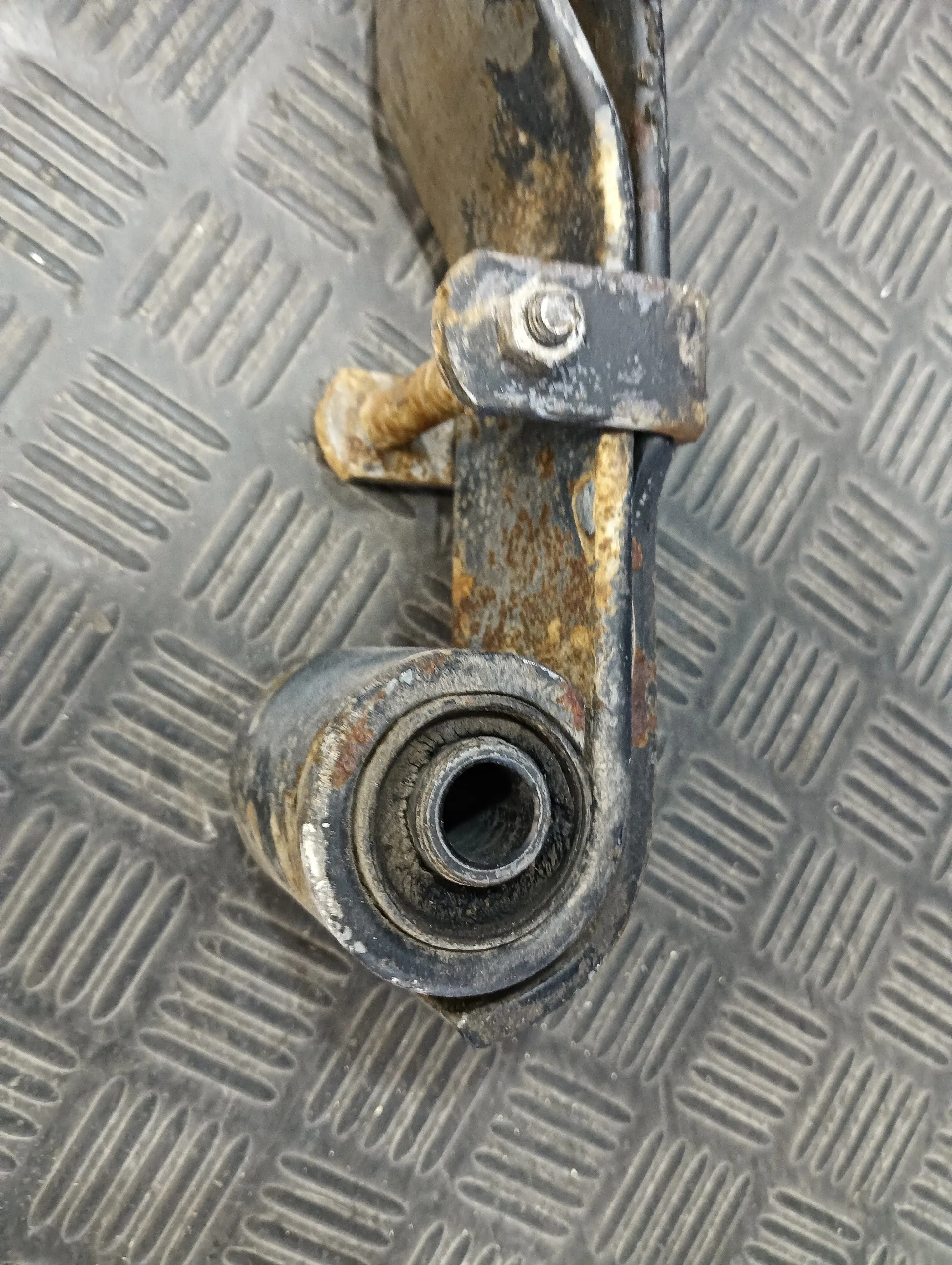 Ballesta Delantera para Nissan Trade 100