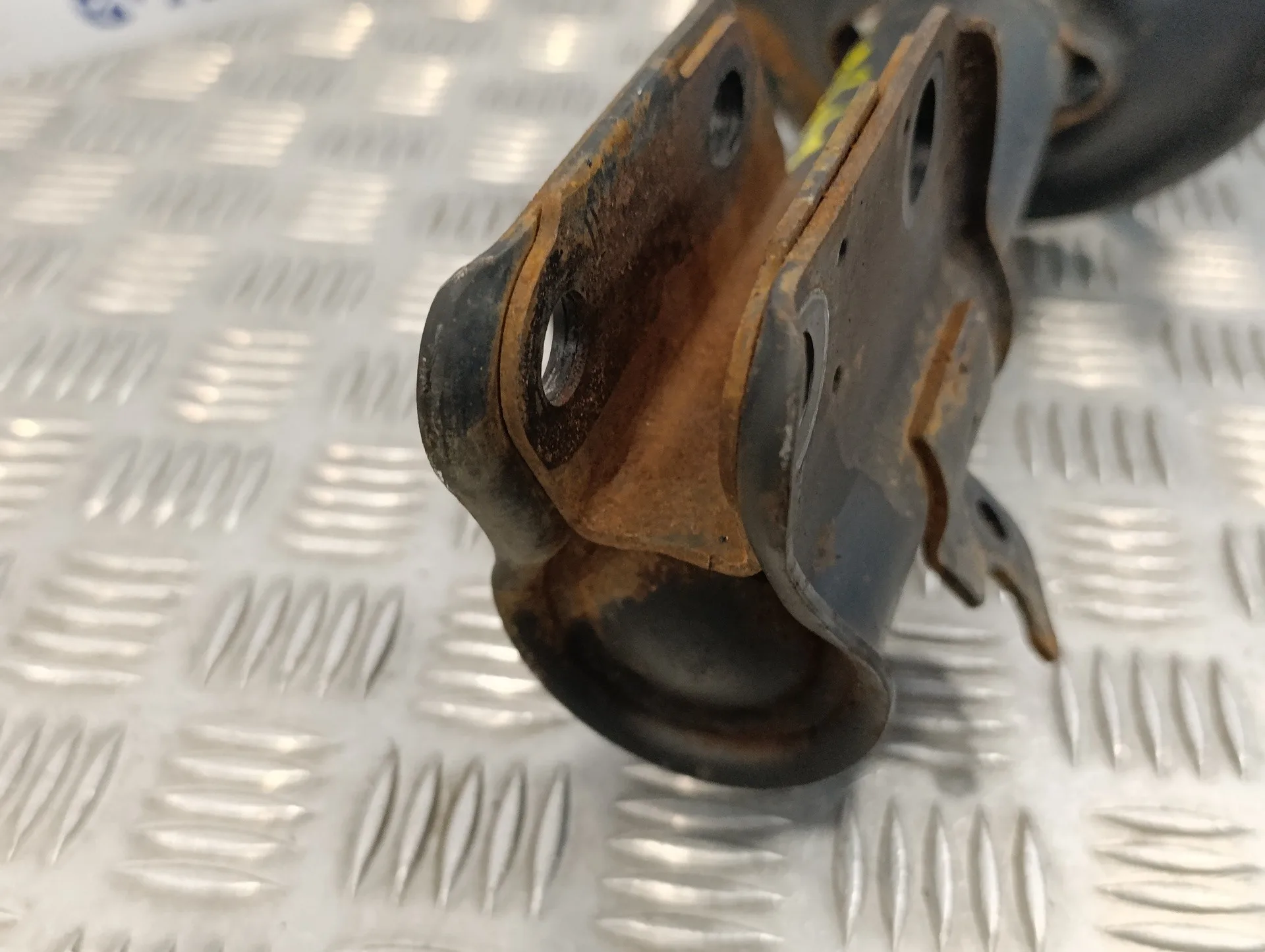 Amortiguador Delantero Izquierdo para Subaru Legacy Berl./Familiar B12 (Be/Bh)