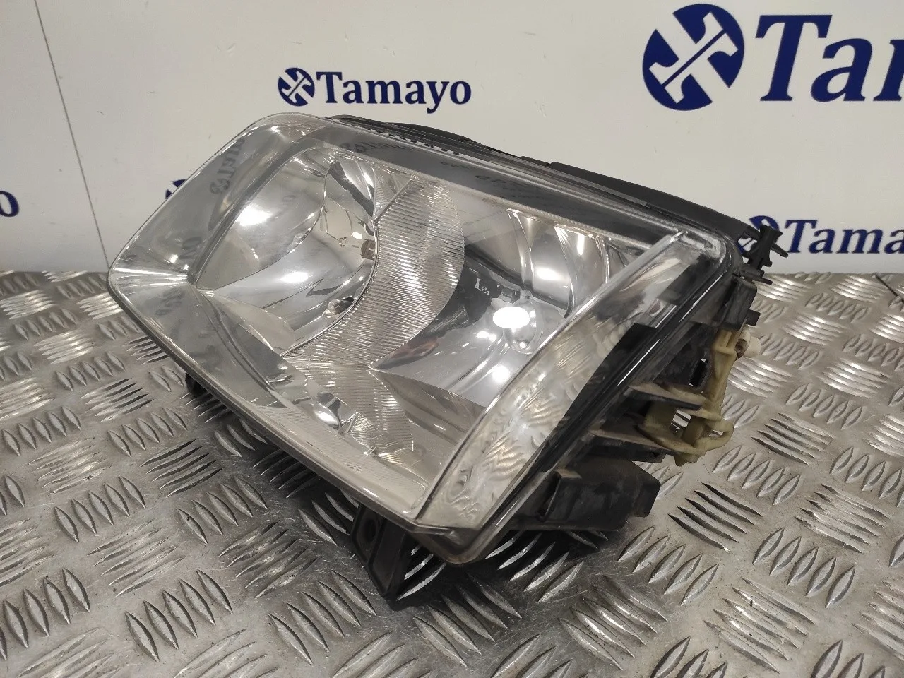 Faro Izquierdo para Volkswagen Polo Berlina (6N2)
